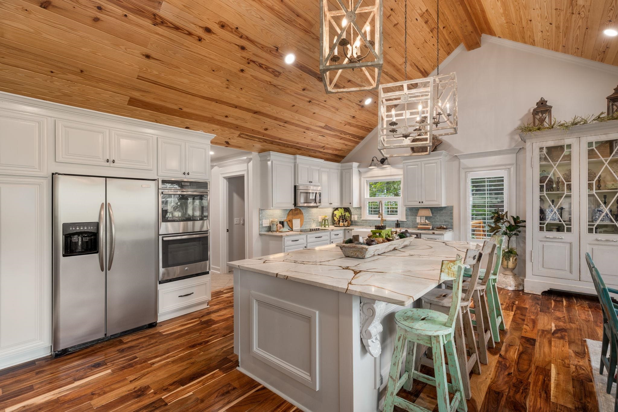 1040 SPYGLASS HILL