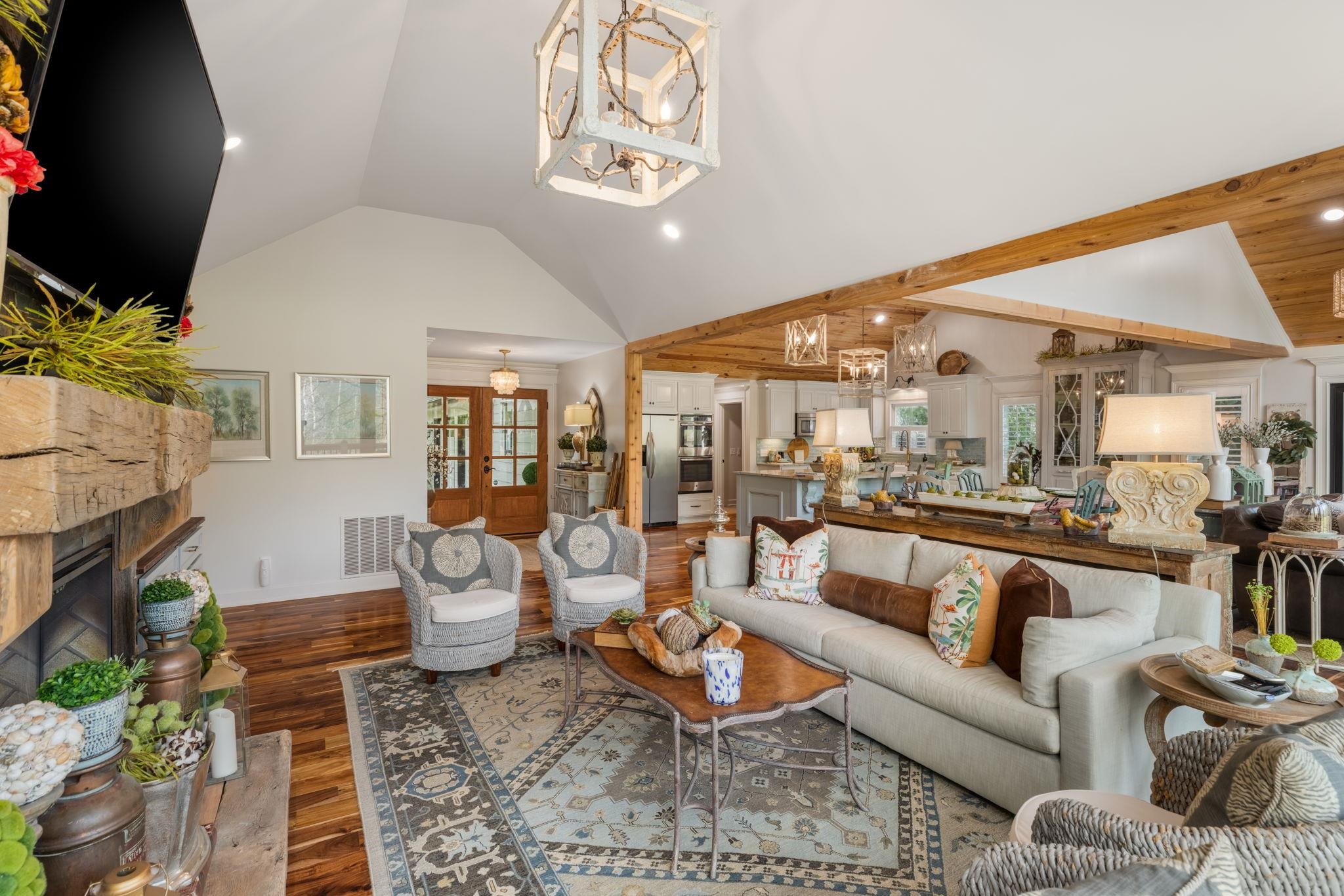1040 SPYGLASS HILL