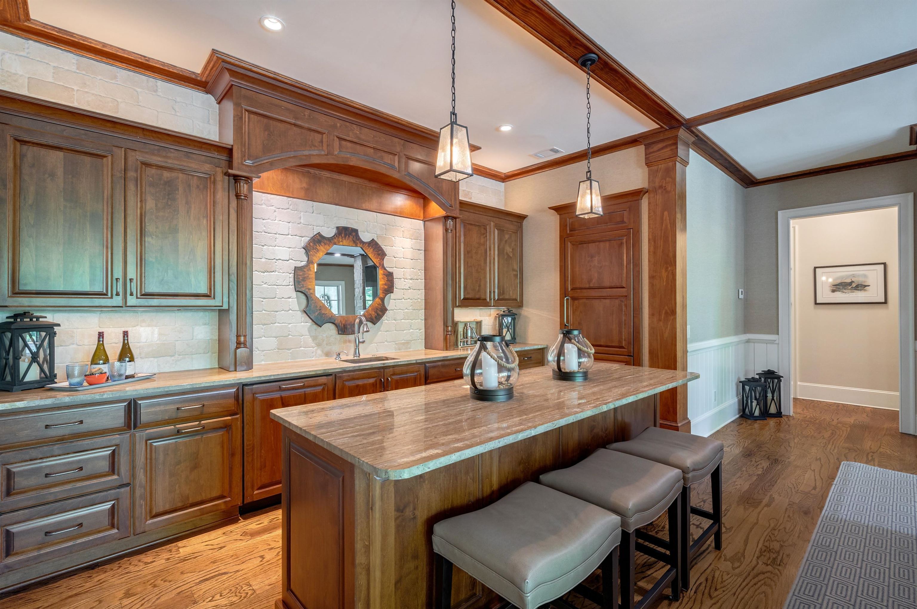 2030 LINGER LONGER DRIVE