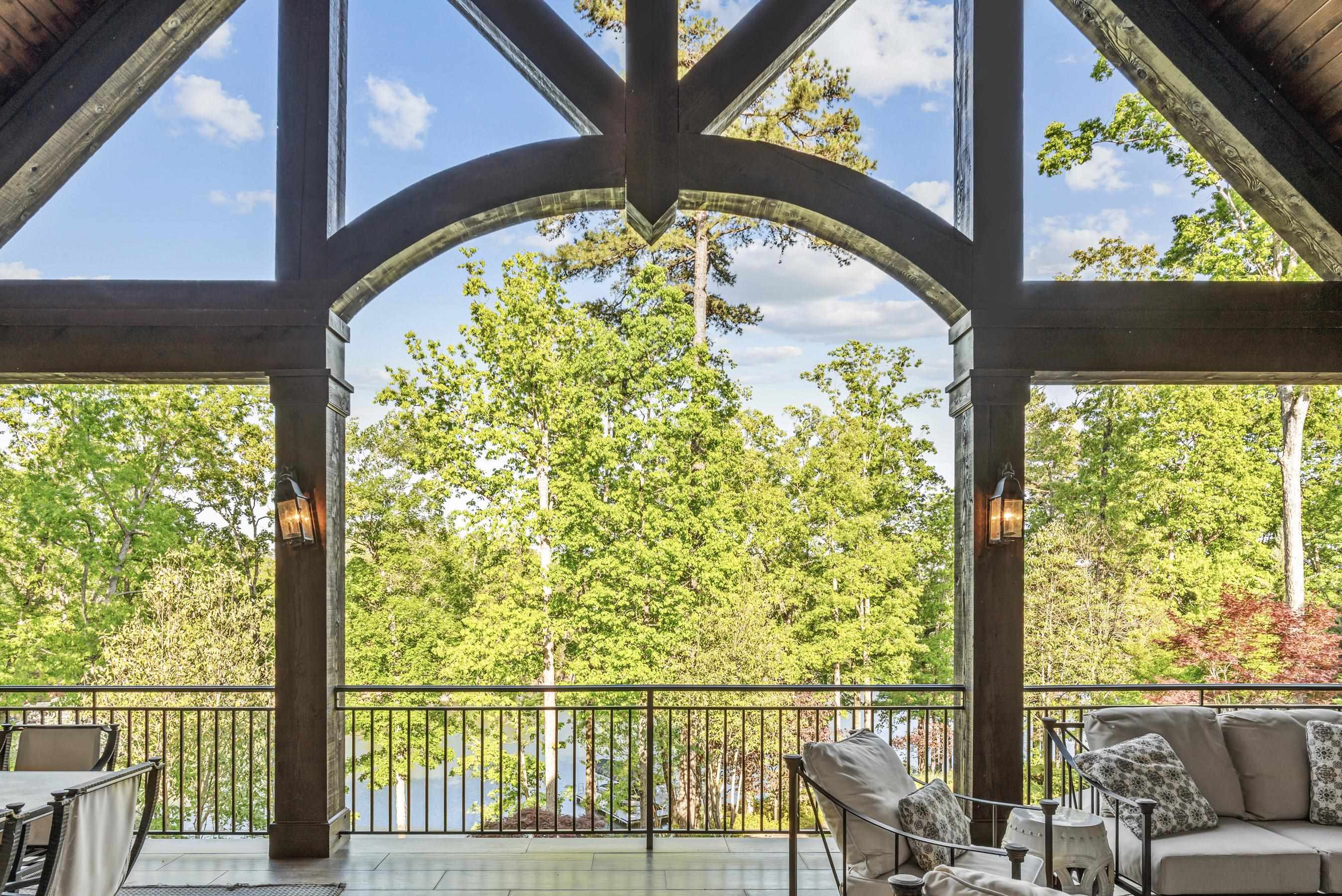 2030 LINGER LONGER DRIVE