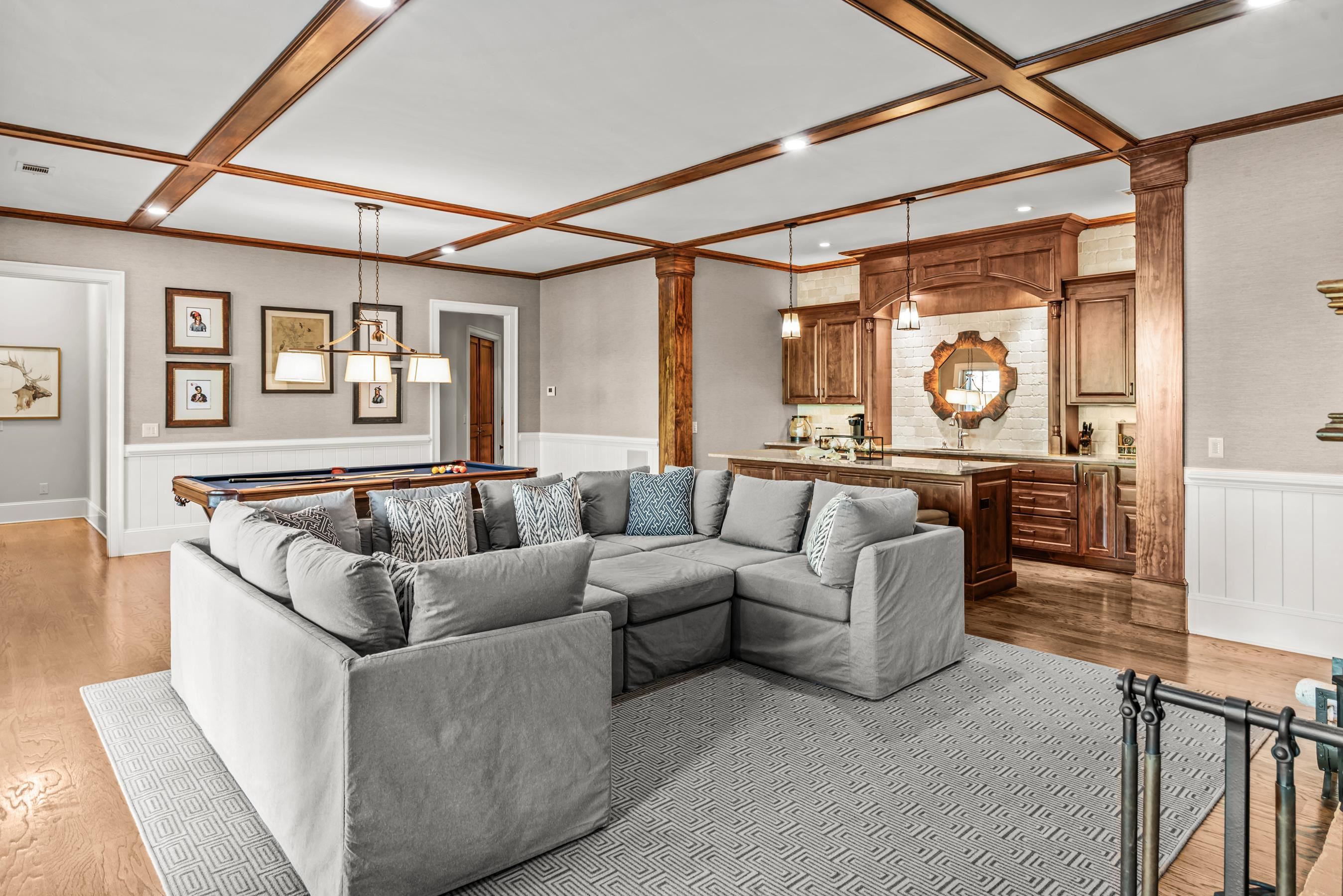 2030 LINGER LONGER DRIVE