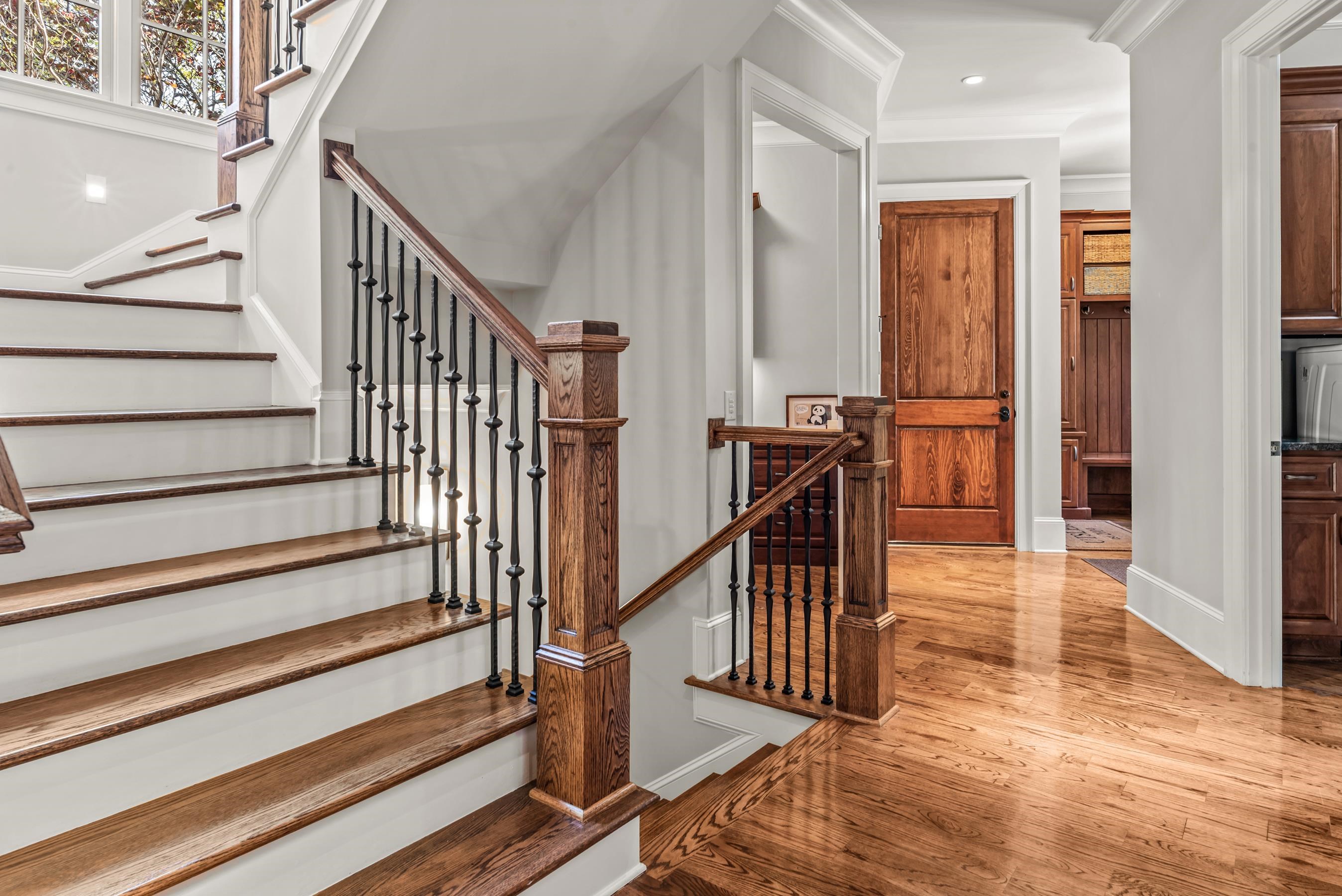 2030 LINGER LONGER DRIVE