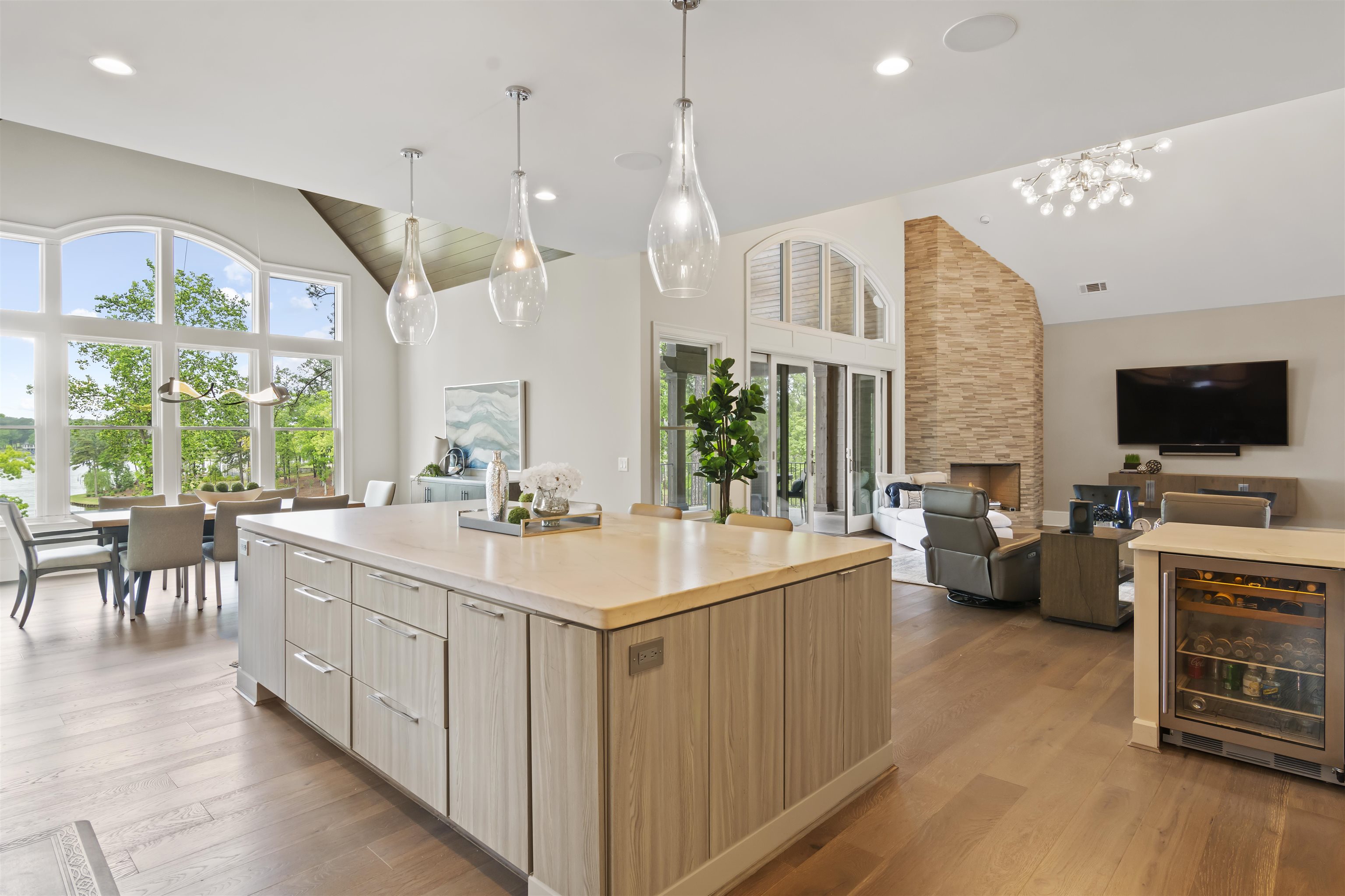 2751 LINGER LONGER DRIVE