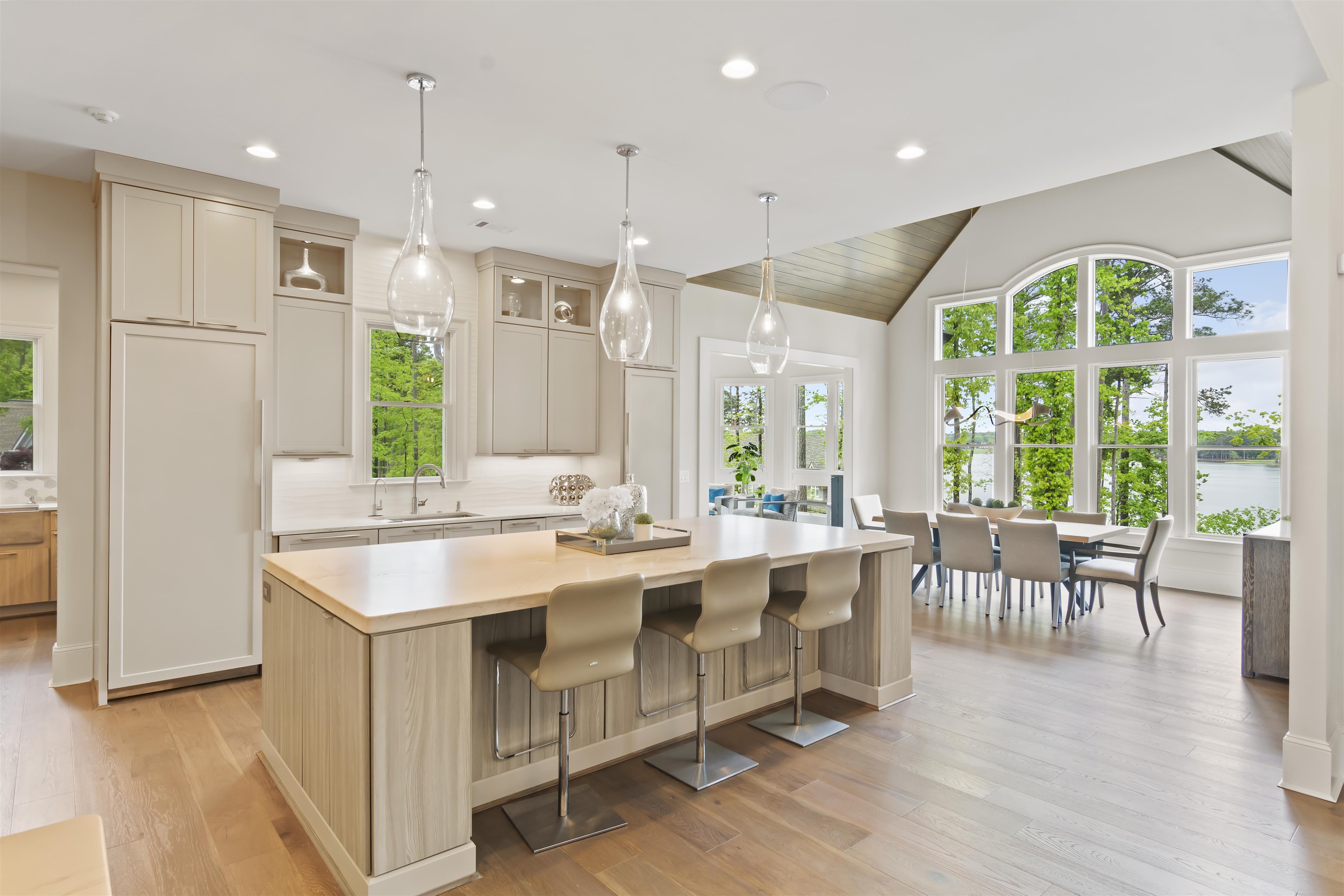 2751 LINGER LONGER DRIVE