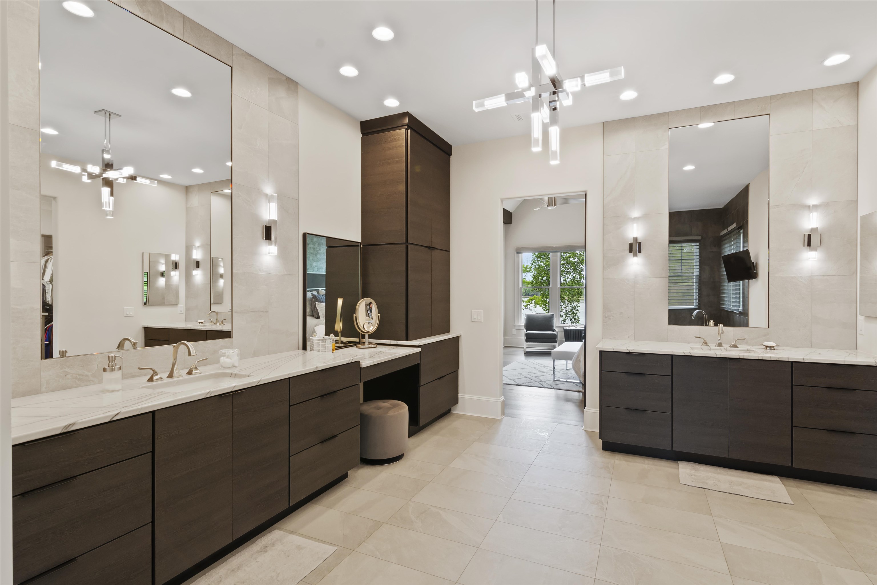 2751 LINGER LONGER DRIVE