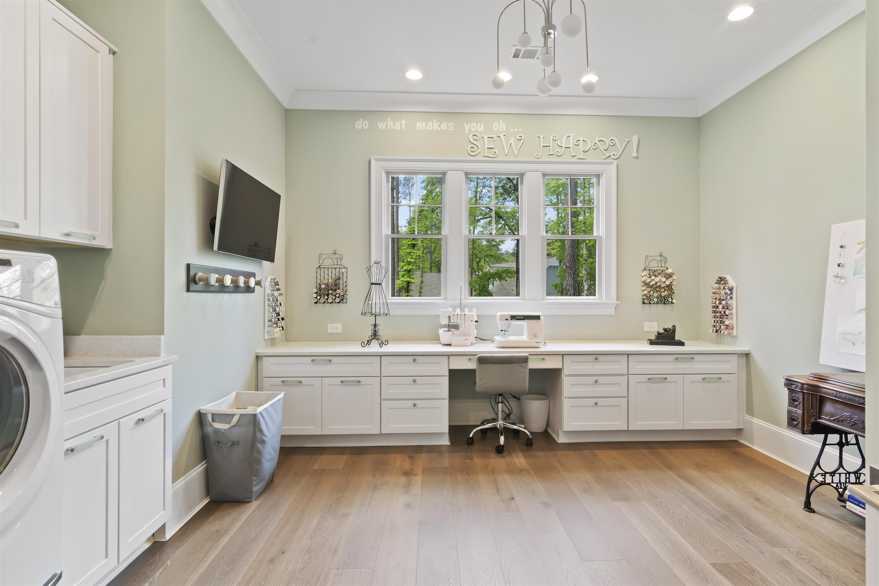 2751 LINGER LONGER DRIVE