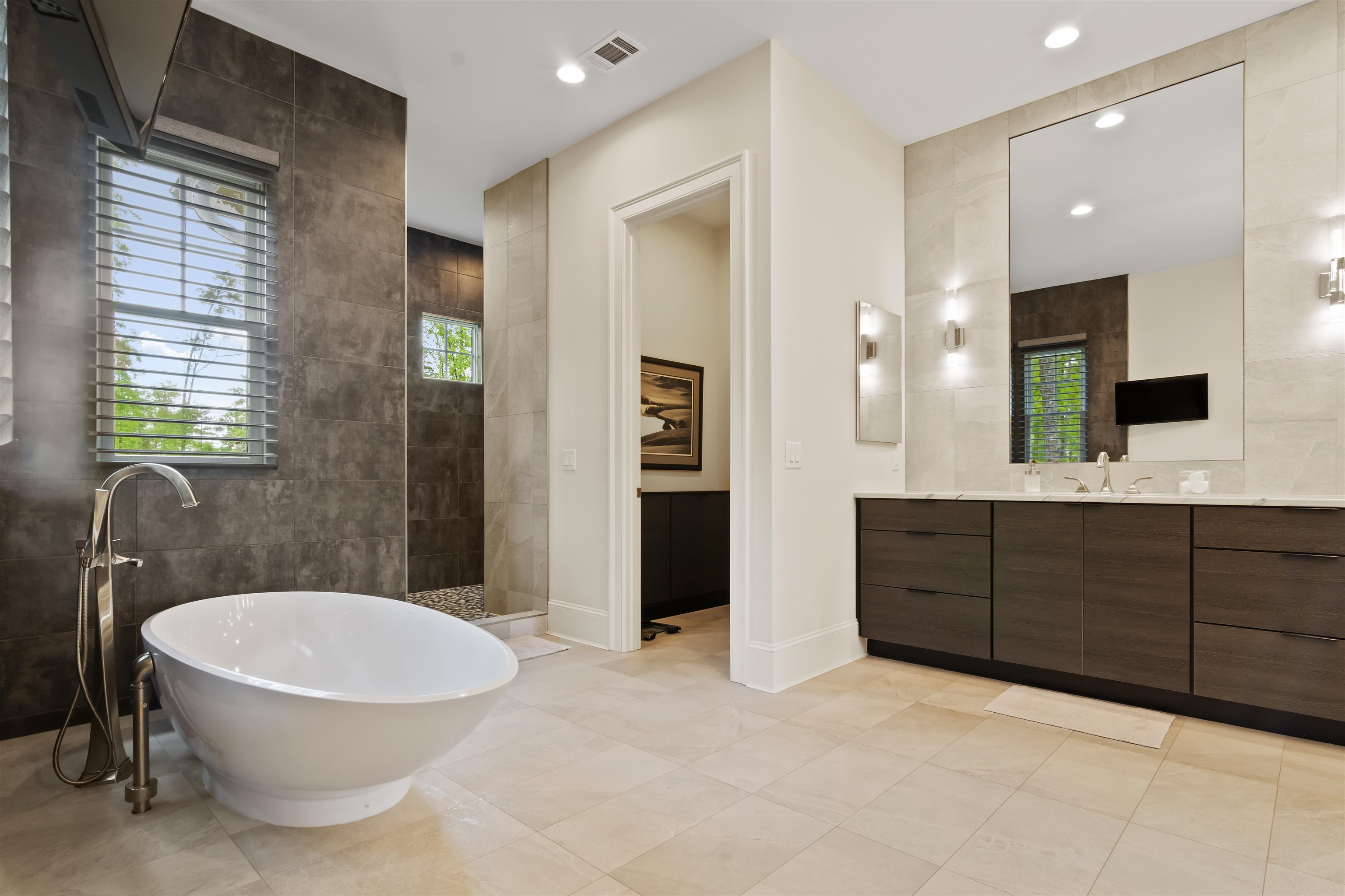 2751 LINGER LONGER DRIVE