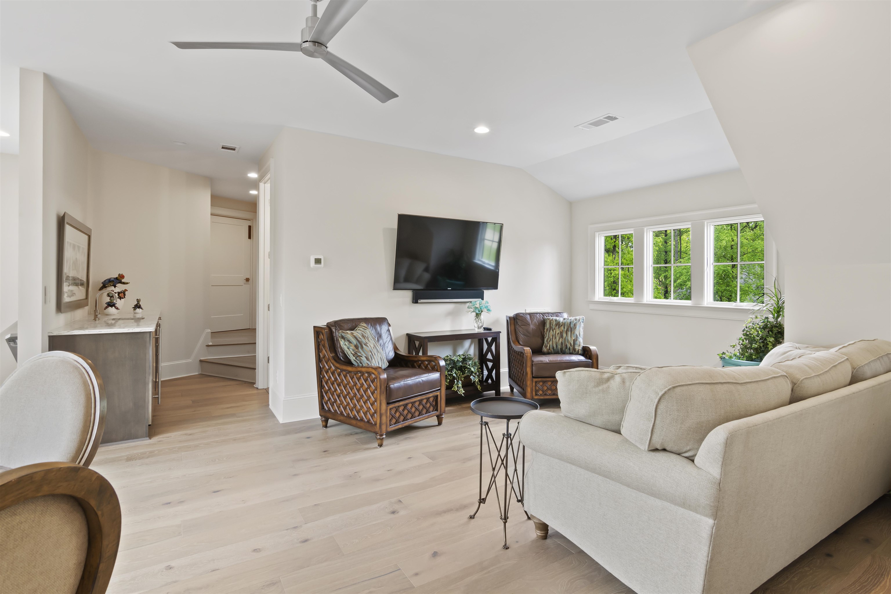 2751 LINGER LONGER DRIVE