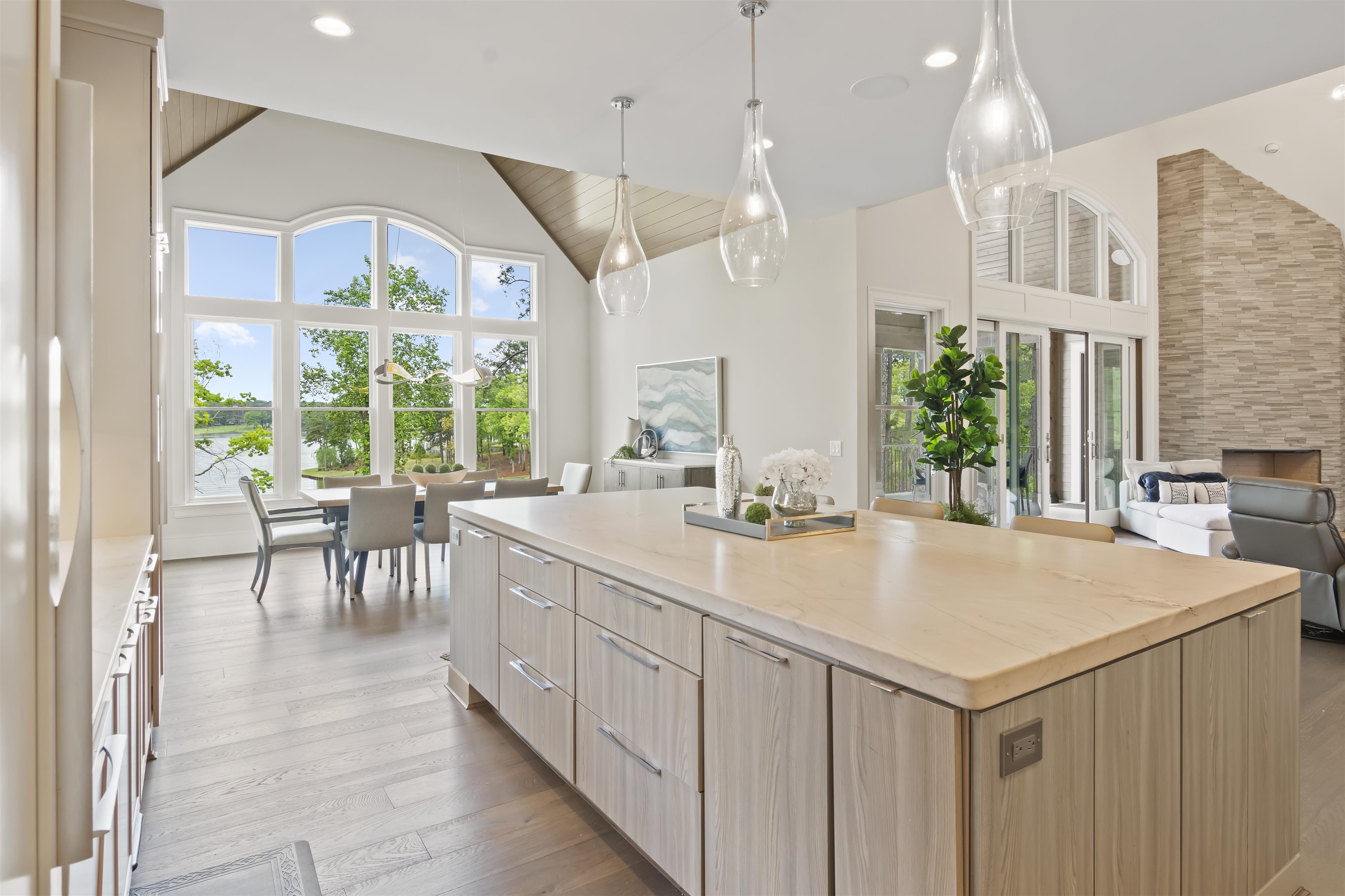 2751 LINGER LONGER DRIVE