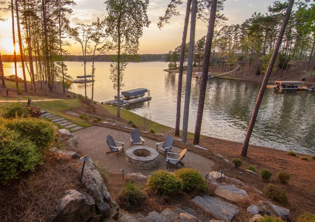 2751 LINGER LONGER DRIVE