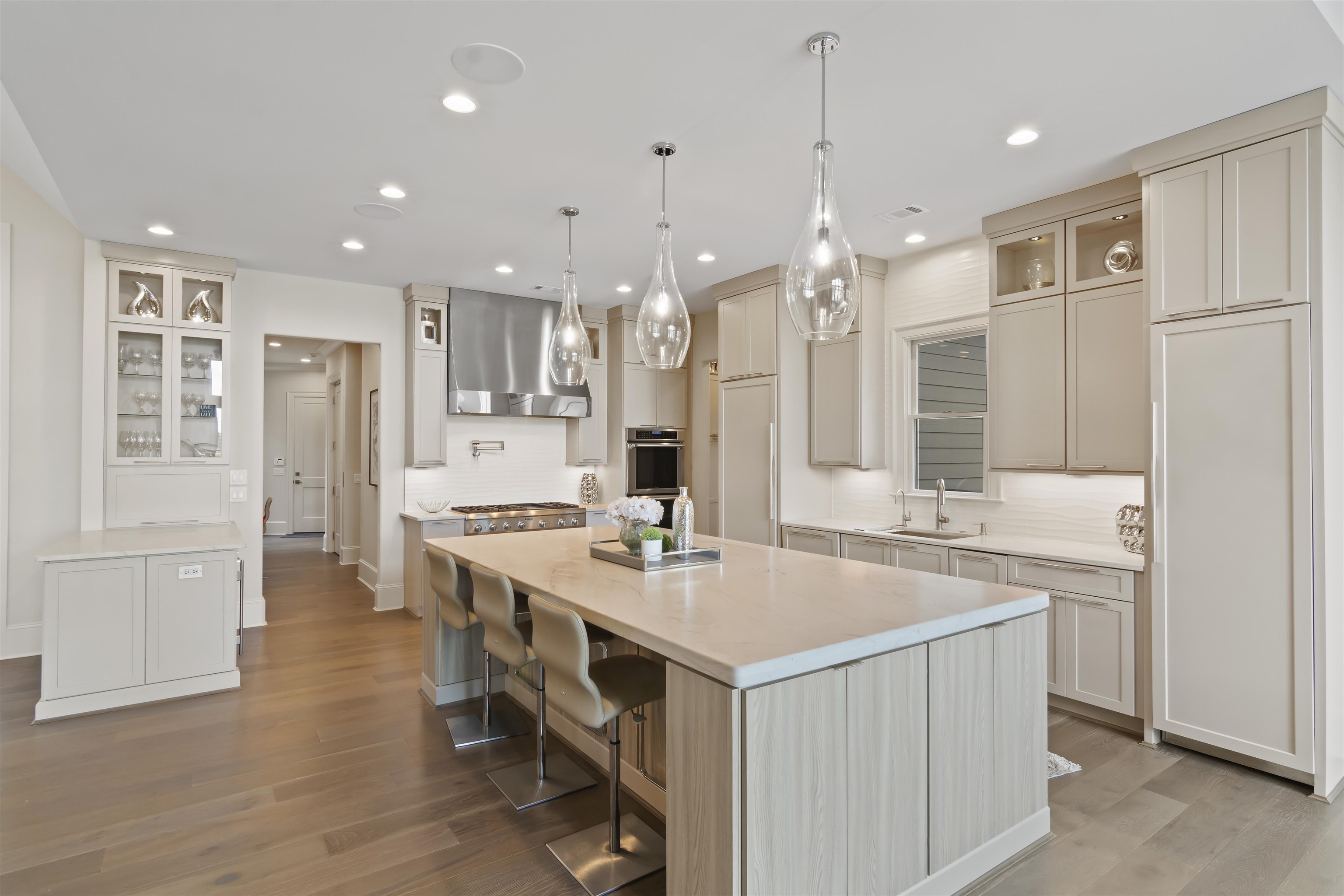 2751 LINGER LONGER DRIVE