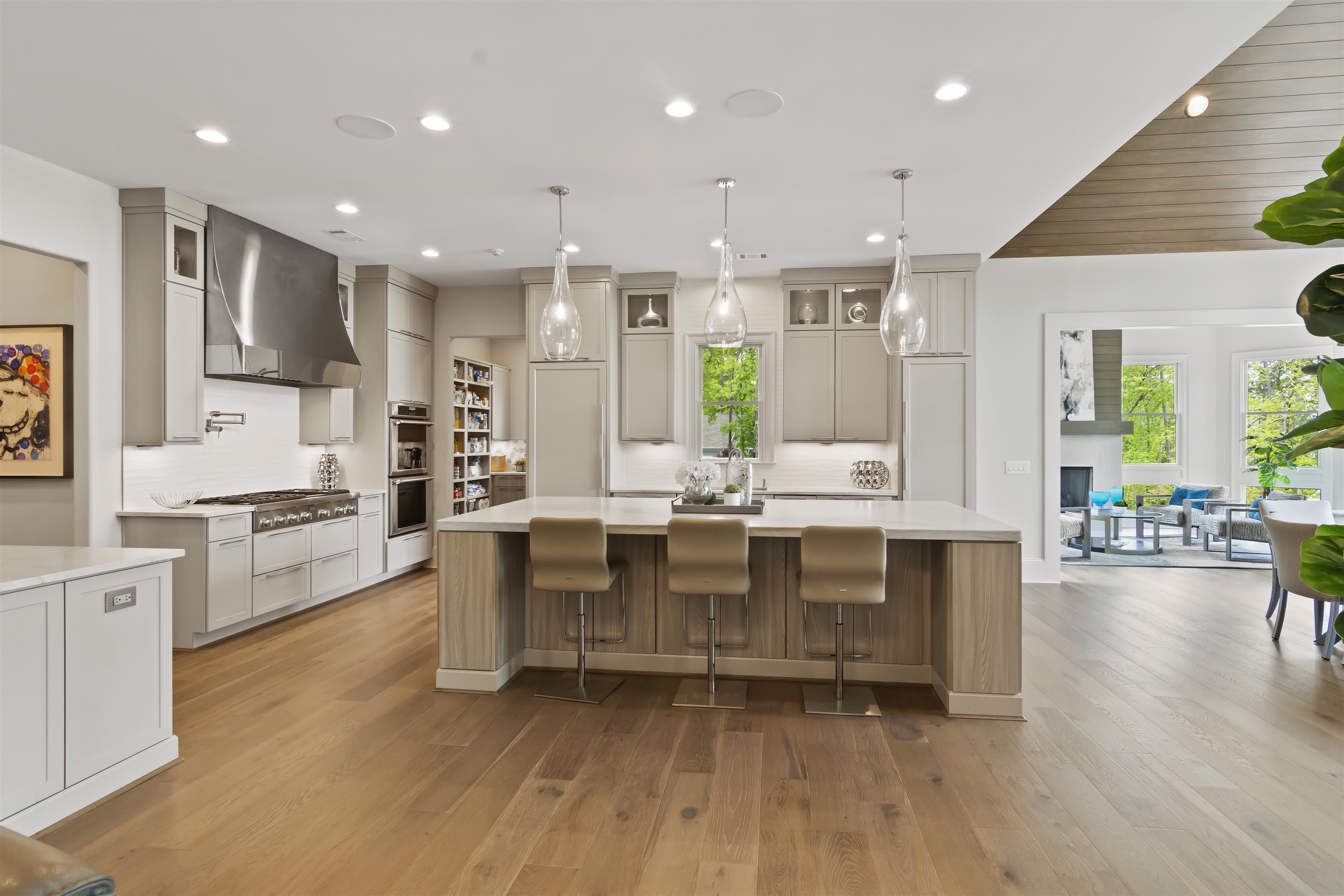 2751 LINGER LONGER DRIVE