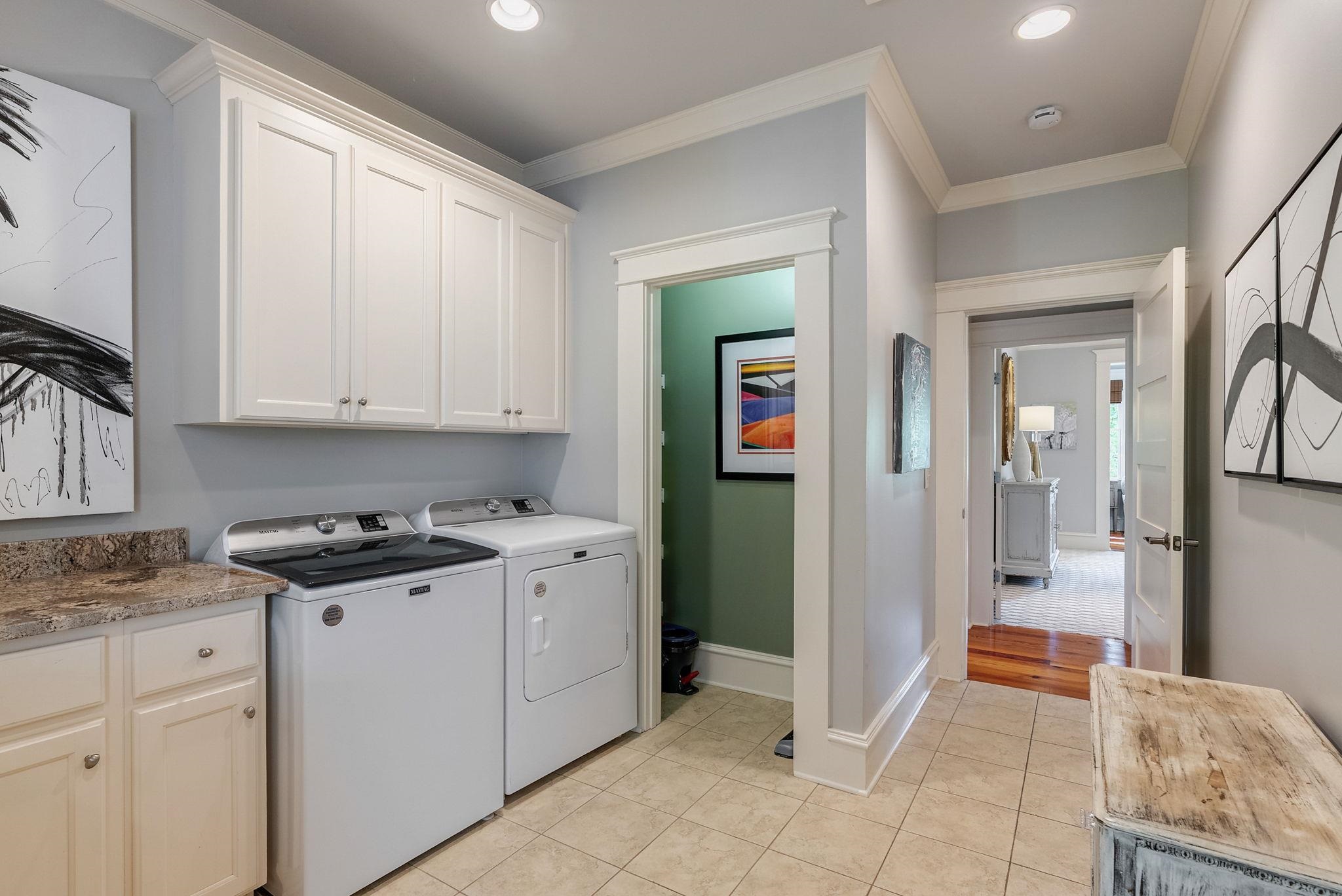 1010 CAROLYNS PLACE