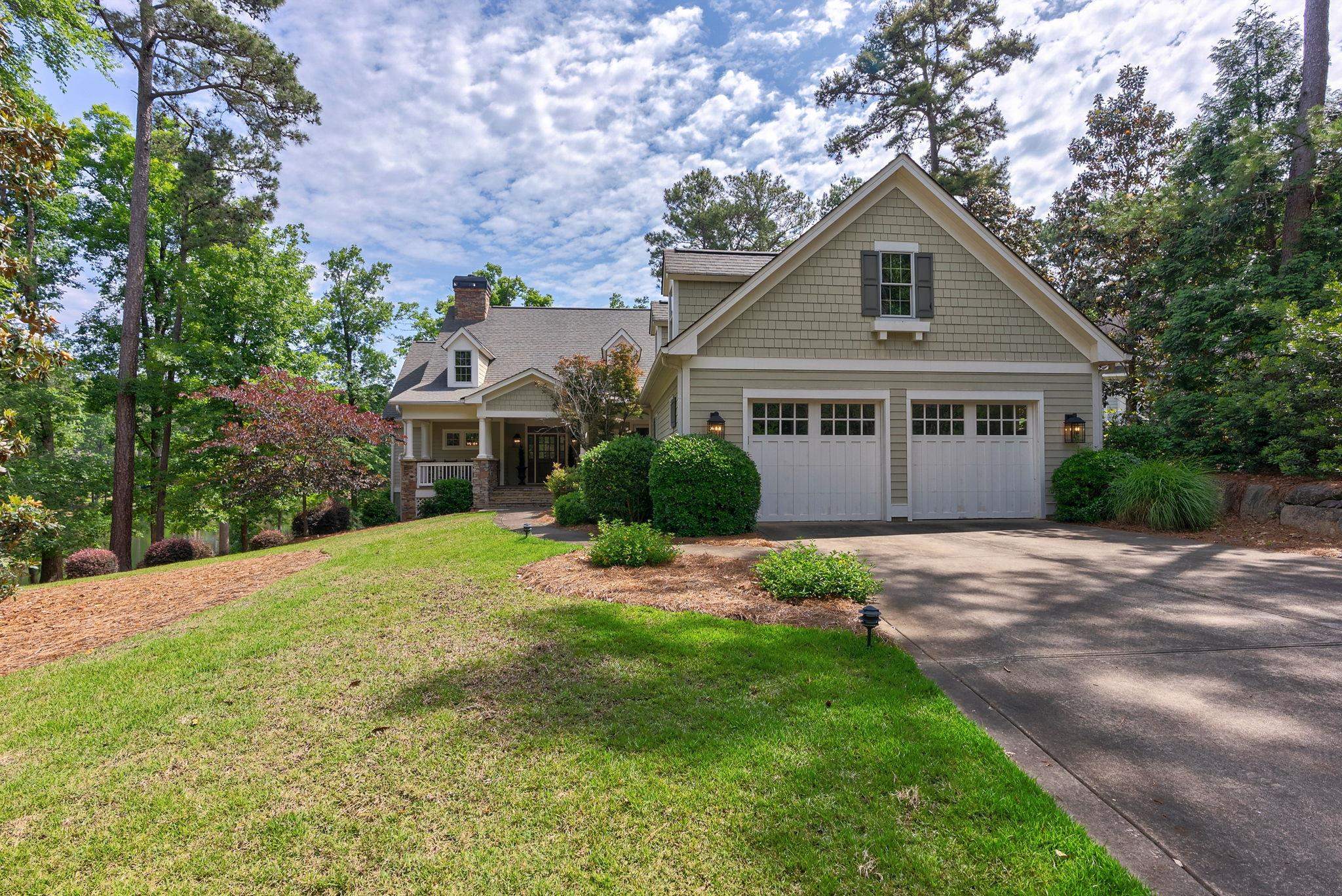 1010 CAROLYNS PLACE
