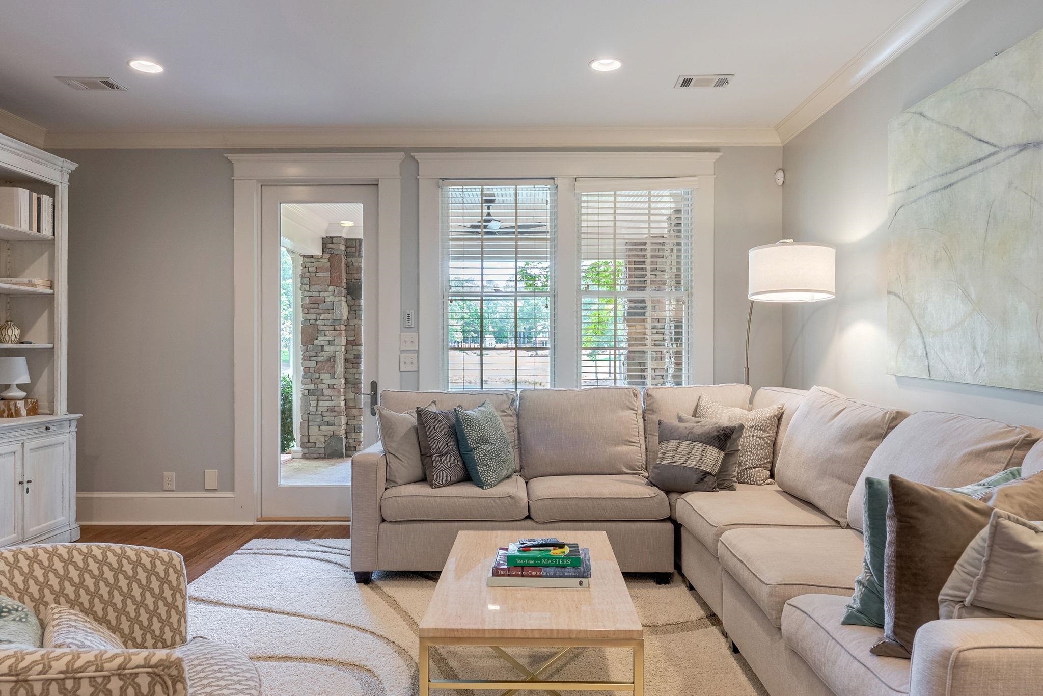 1010 CAROLYNS PLACE