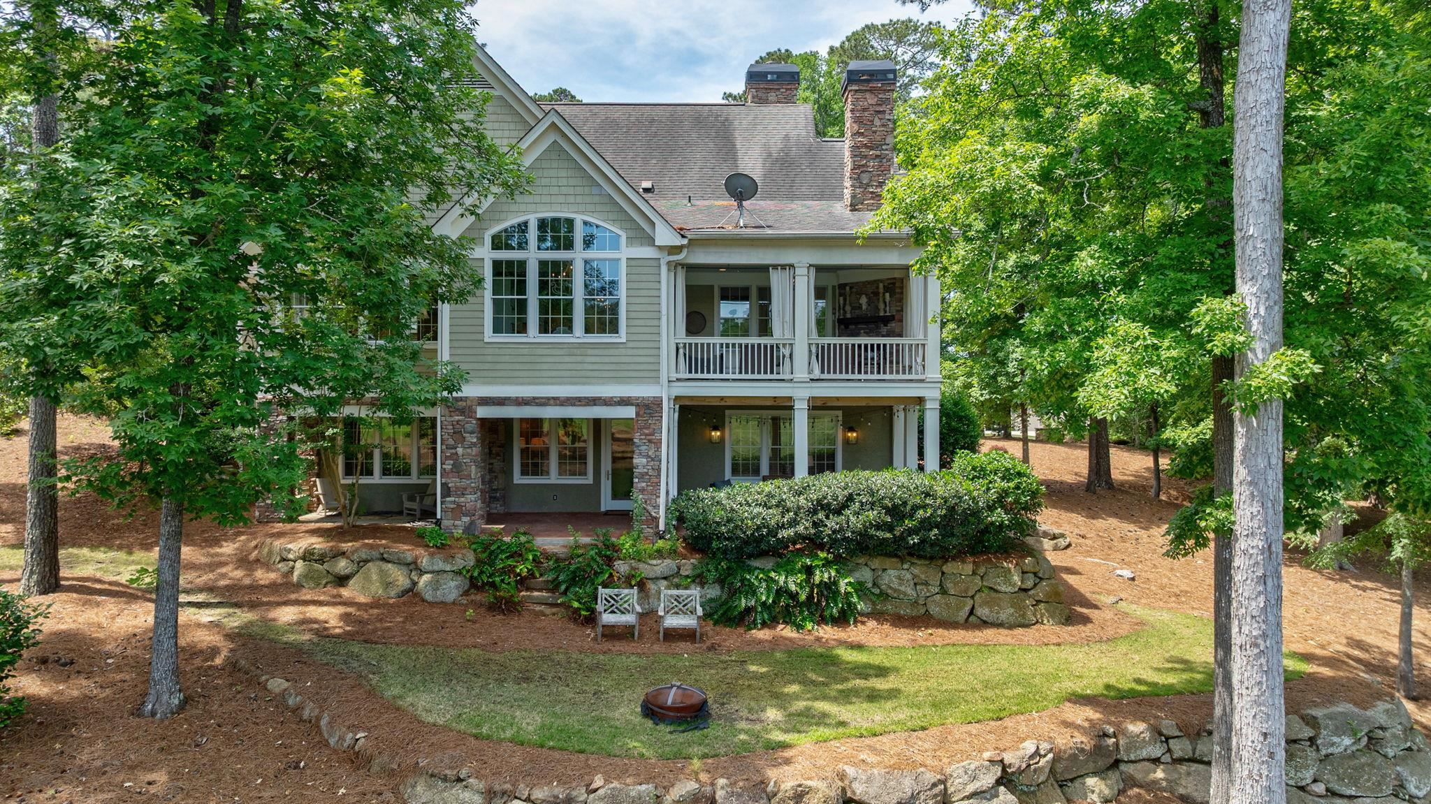 1010 CAROLYNS PLACE