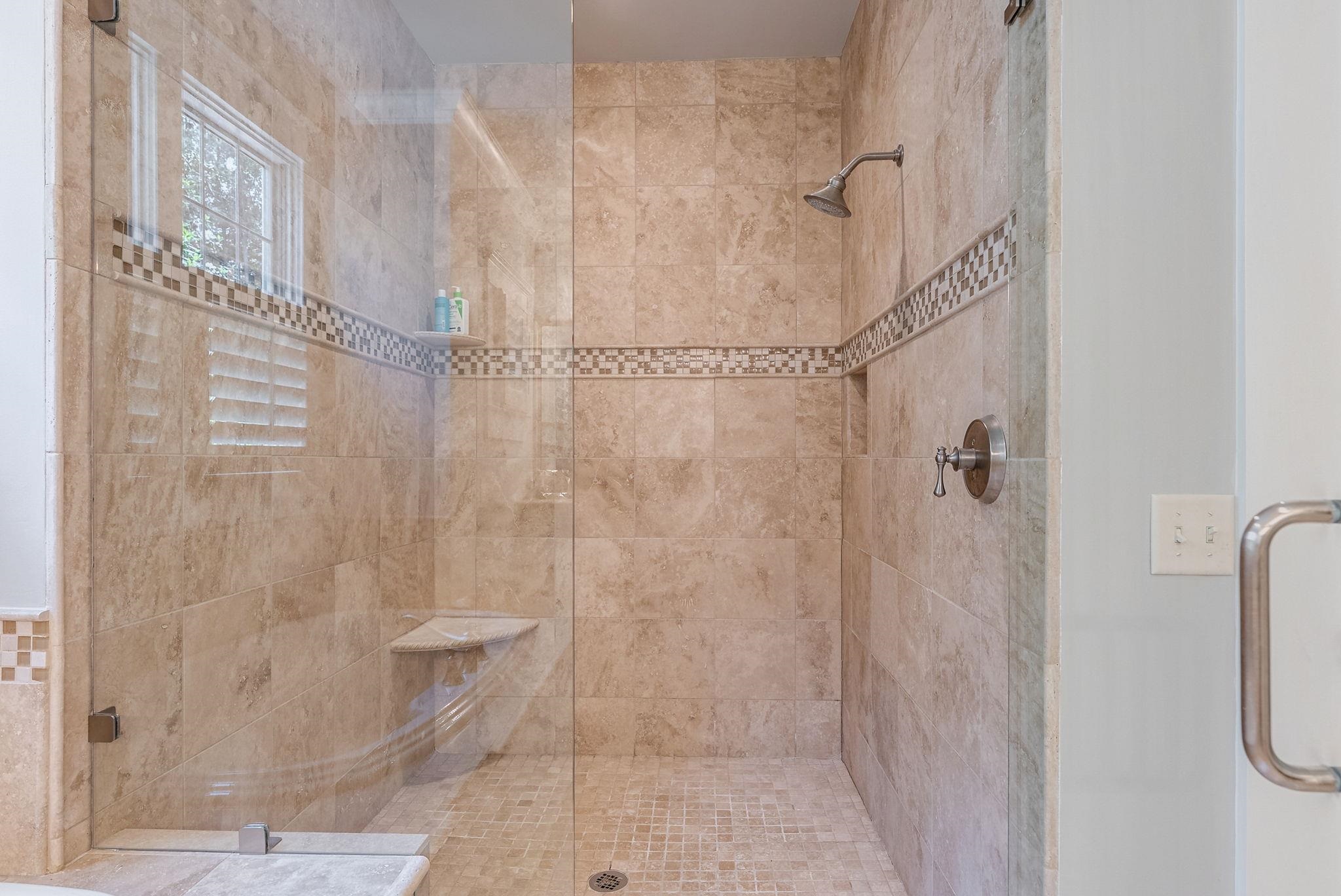 1010 CAROLYNS PLACE