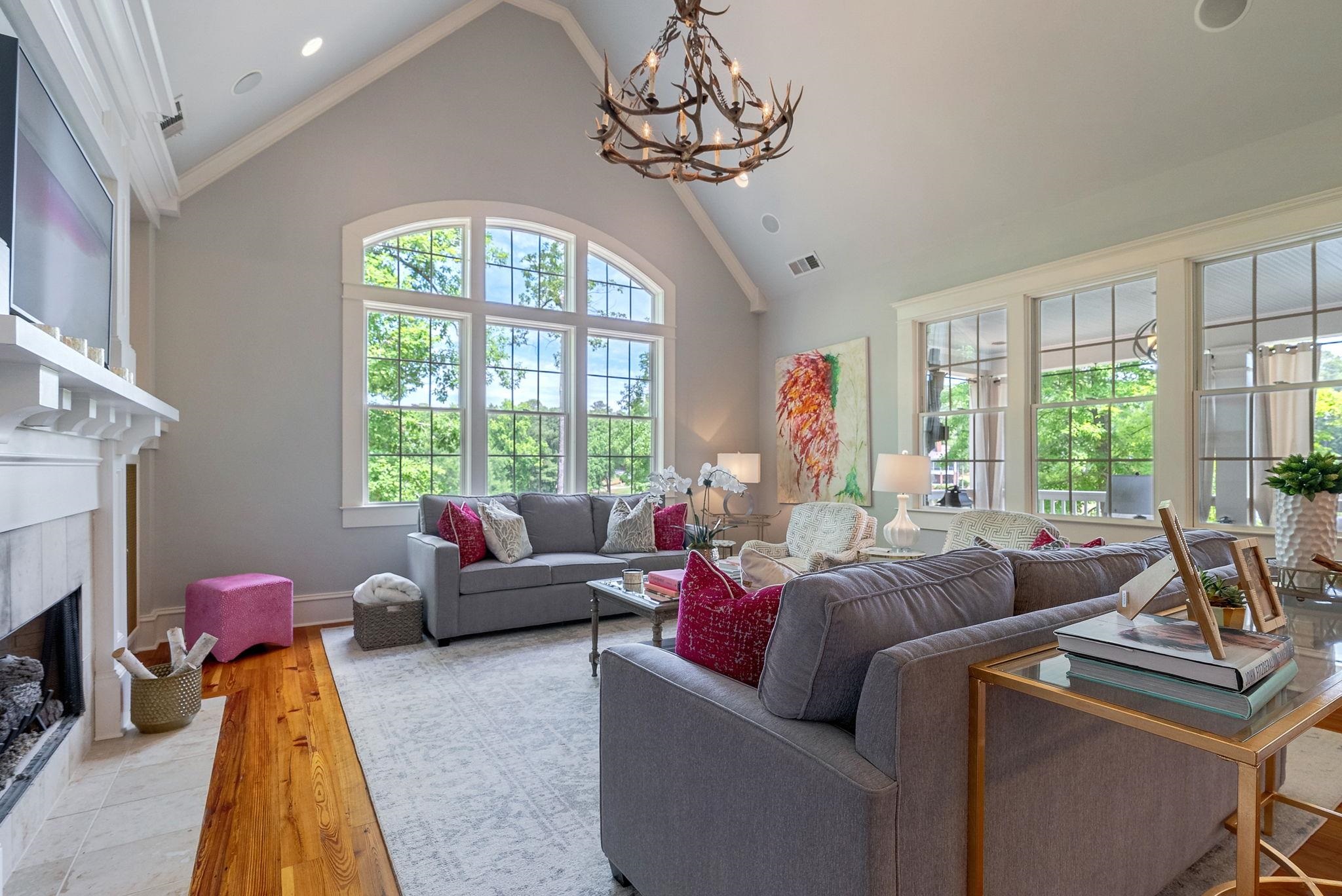 1010 CAROLYNS PLACE
