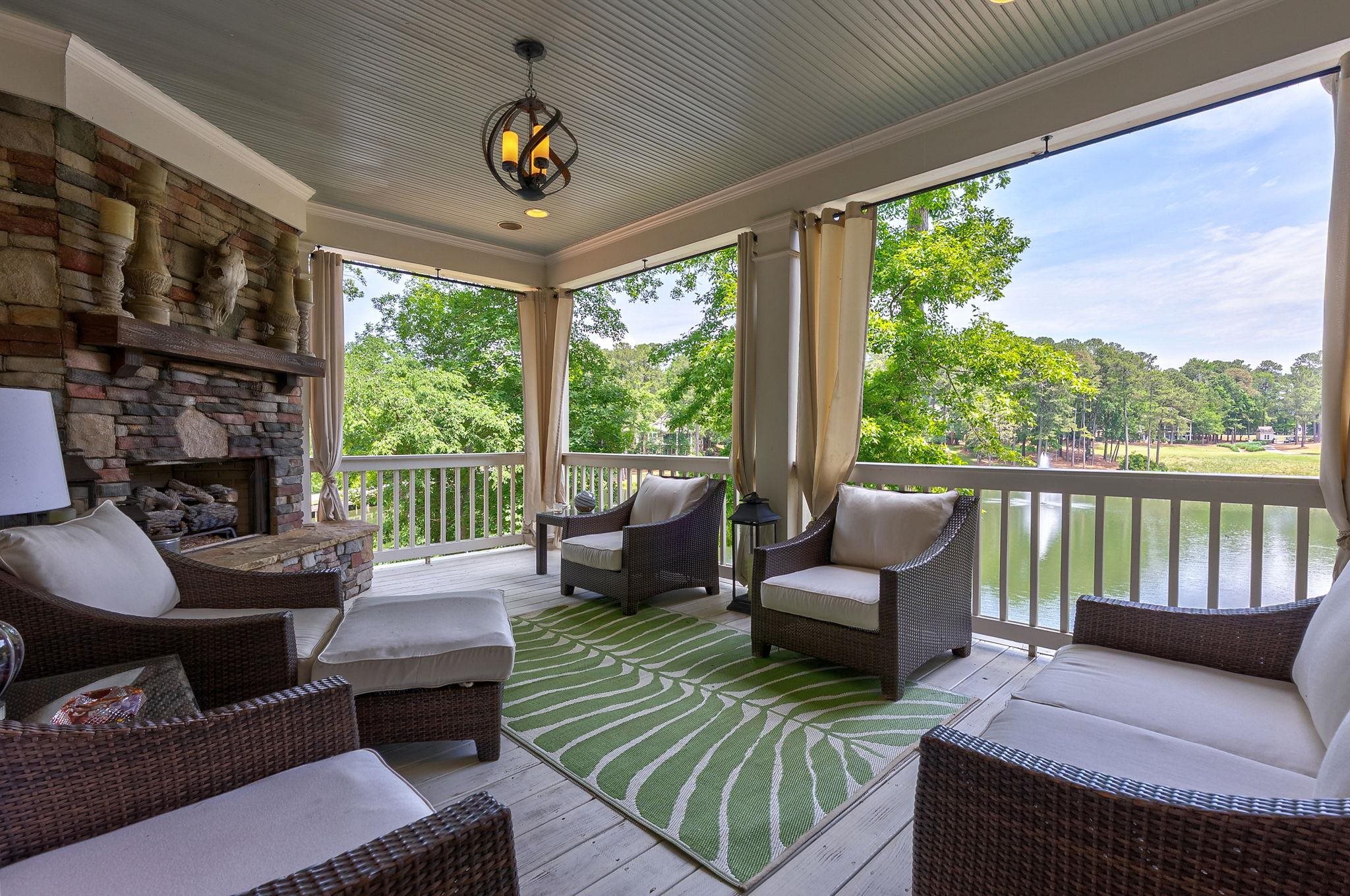1010 CAROLYNS PLACE