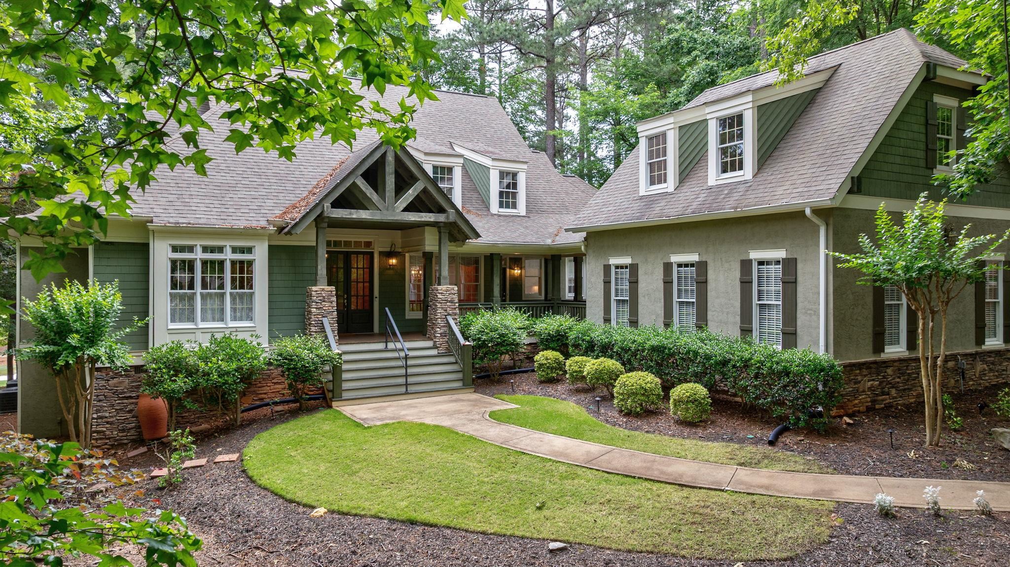 1021 PLANTERS LANE