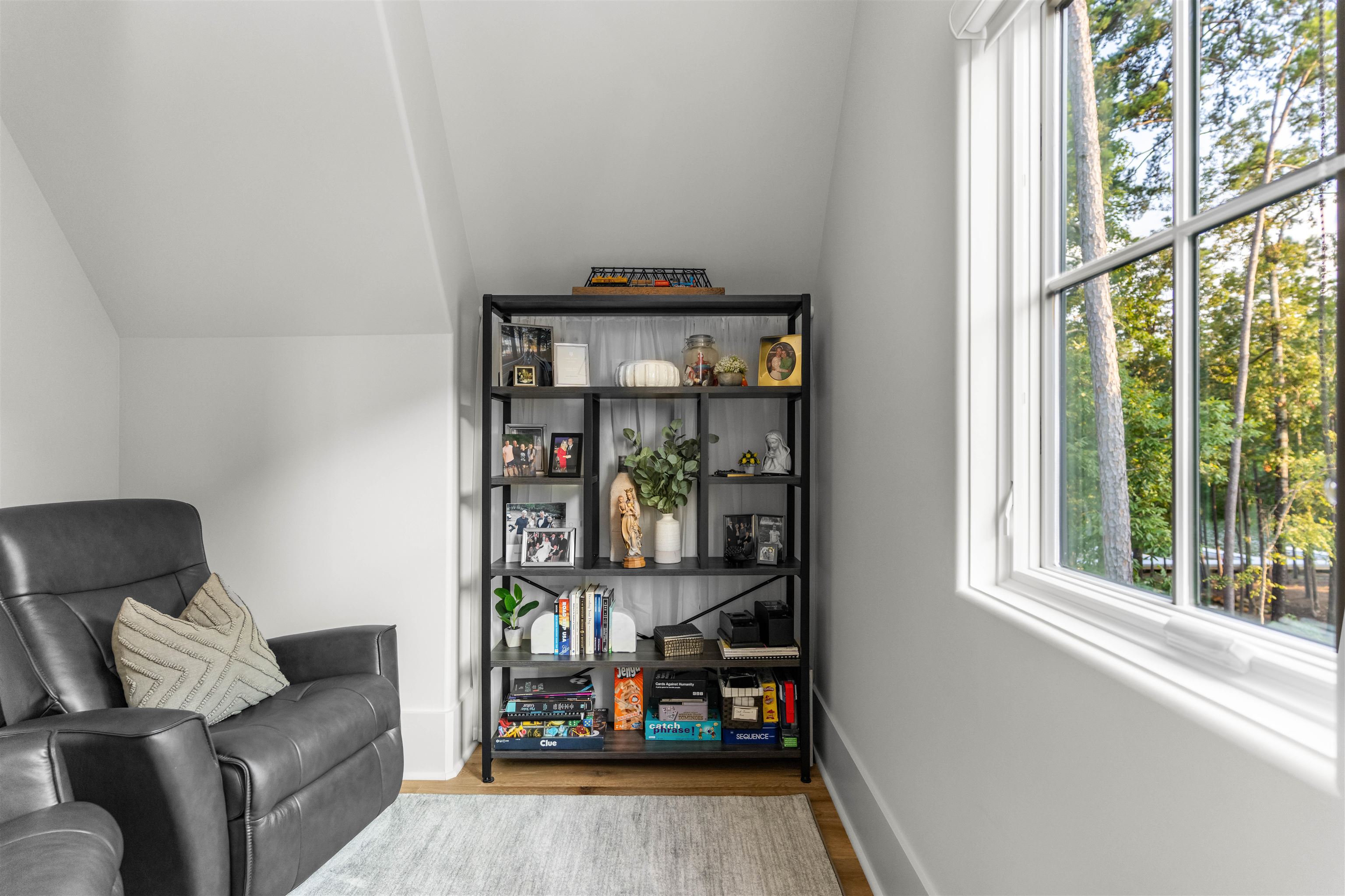 1121 LONGVIEW COMMONS