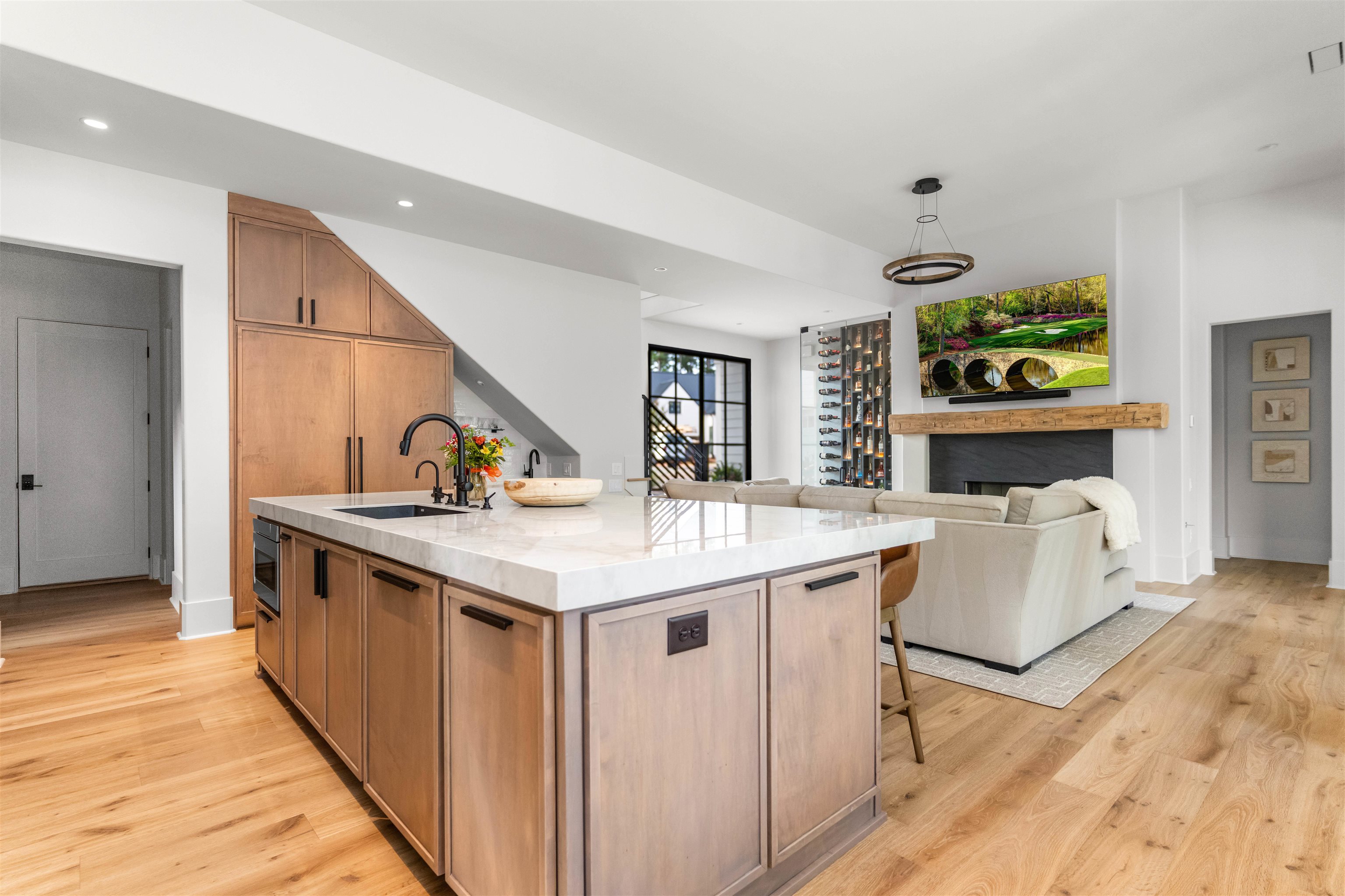 1121 LONGVIEW COMMONS
