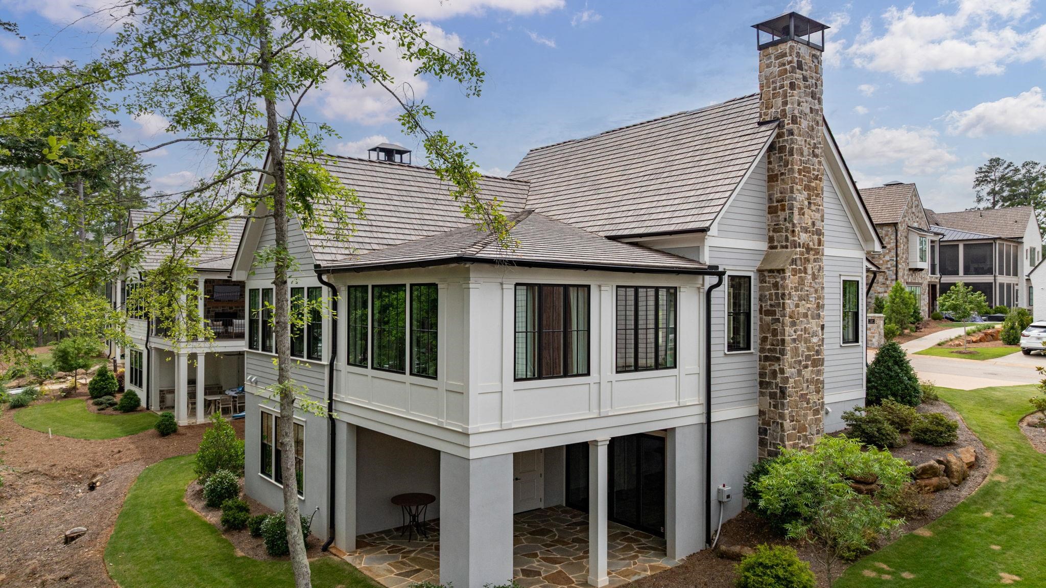1101 LONGVIEW COMMONS