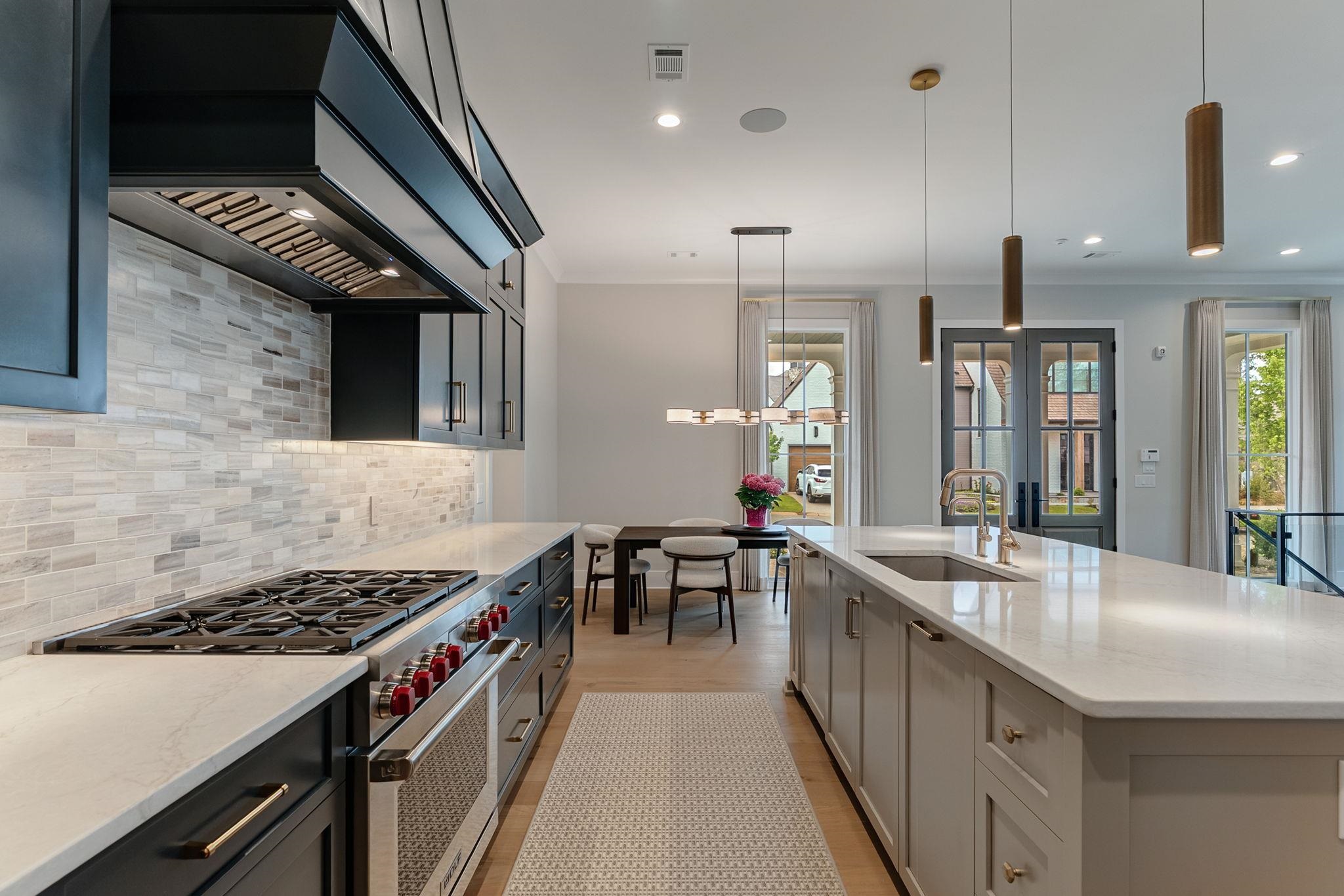 1101 LONGVIEW COMMONS