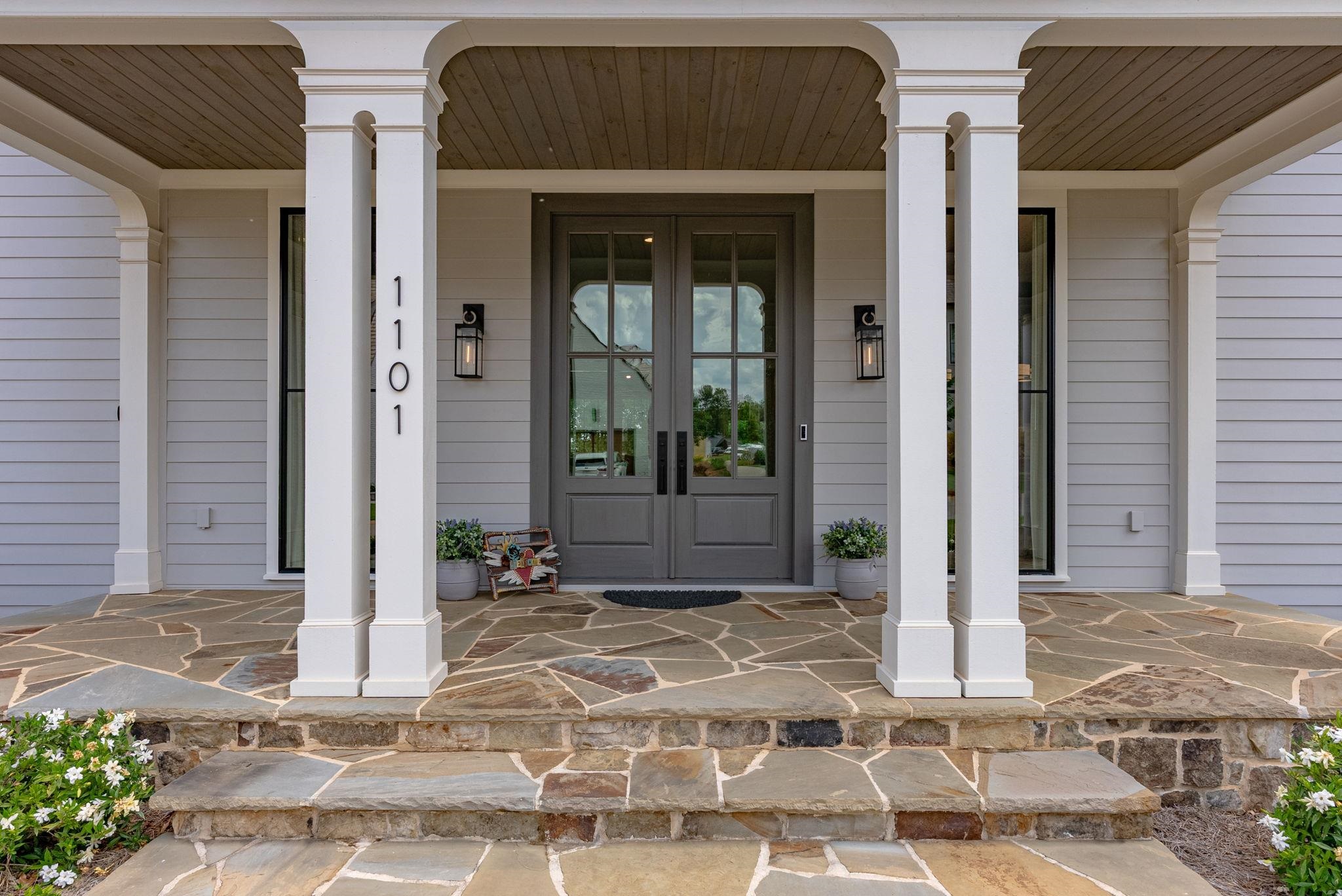 1101 LONGVIEW COMMONS