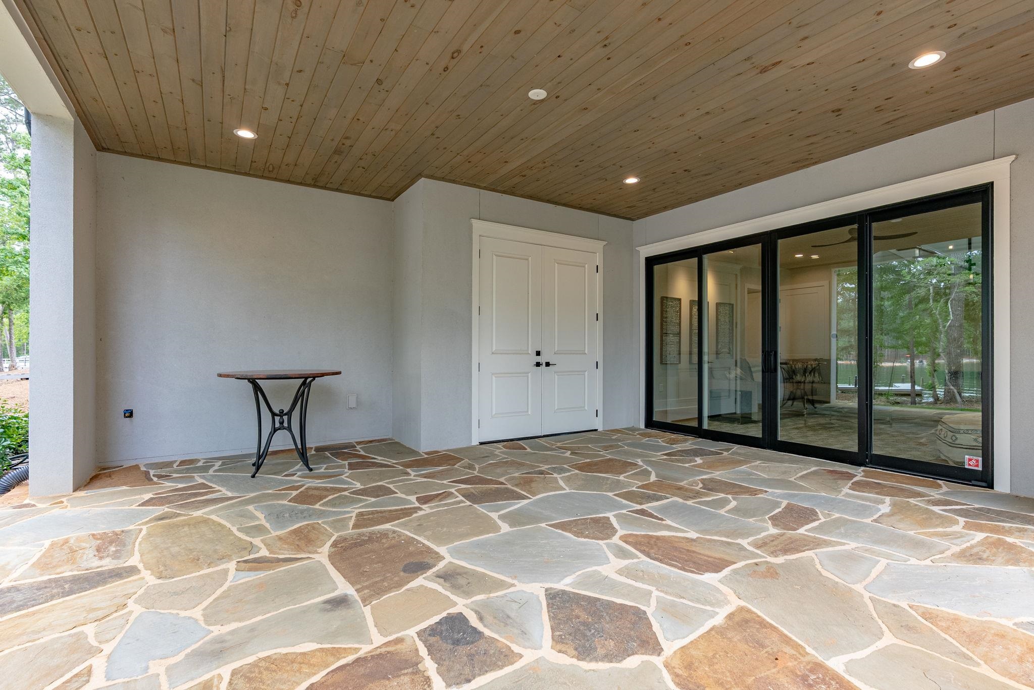 1101 LONGVIEW COMMONS