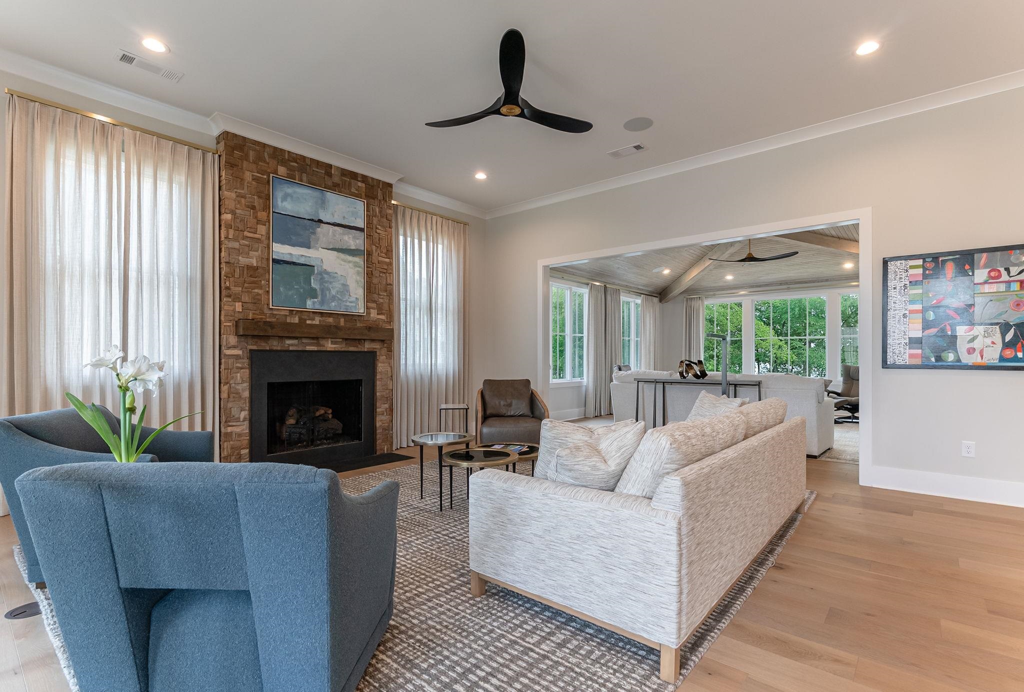 1101 LONGVIEW COMMONS
