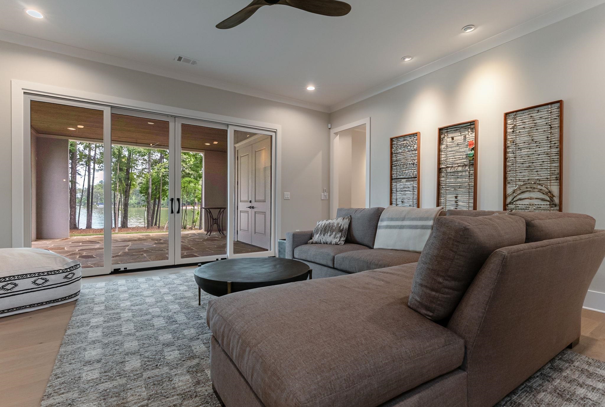 1101 LONGVIEW COMMONS