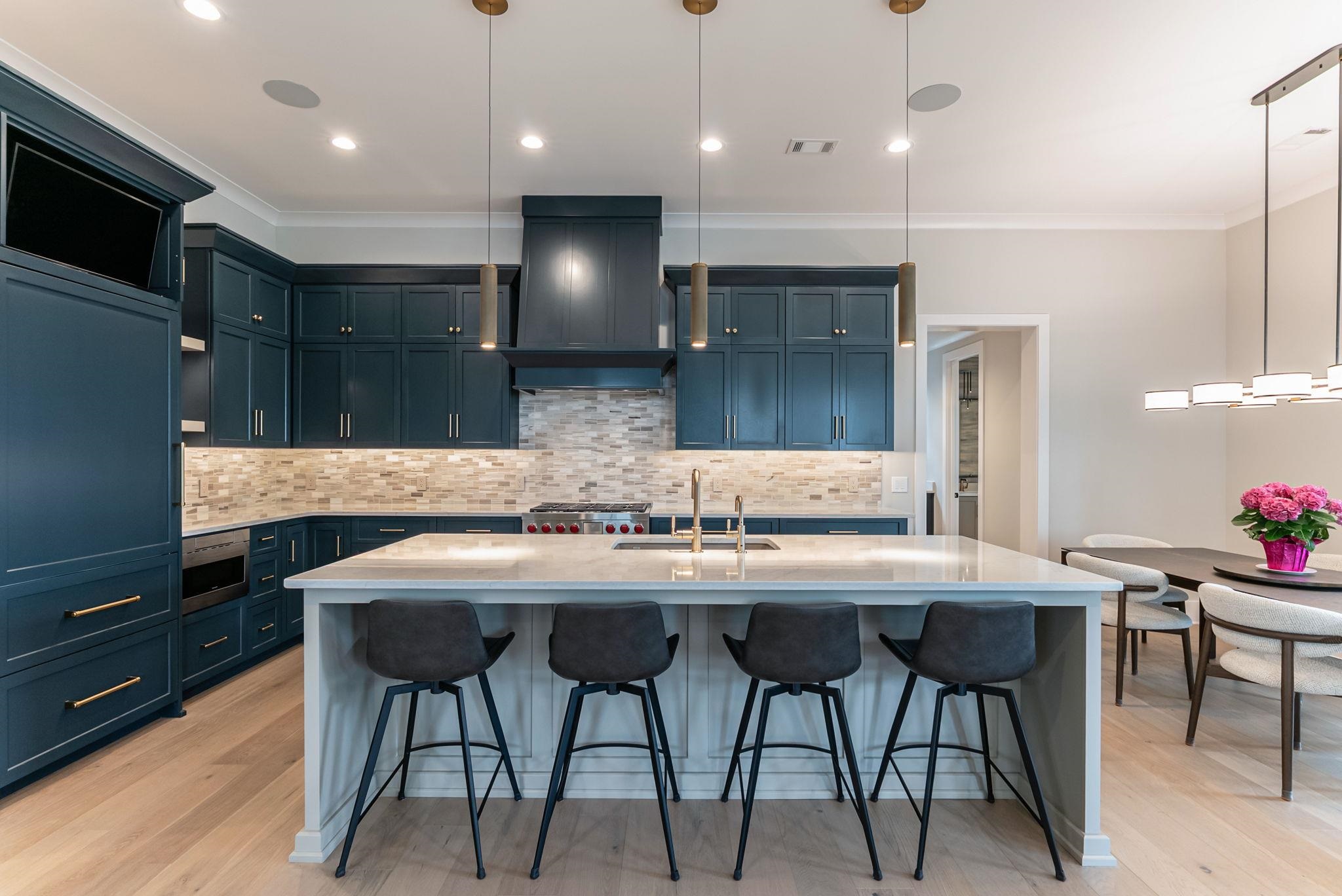 1101 LONGVIEW COMMONS
