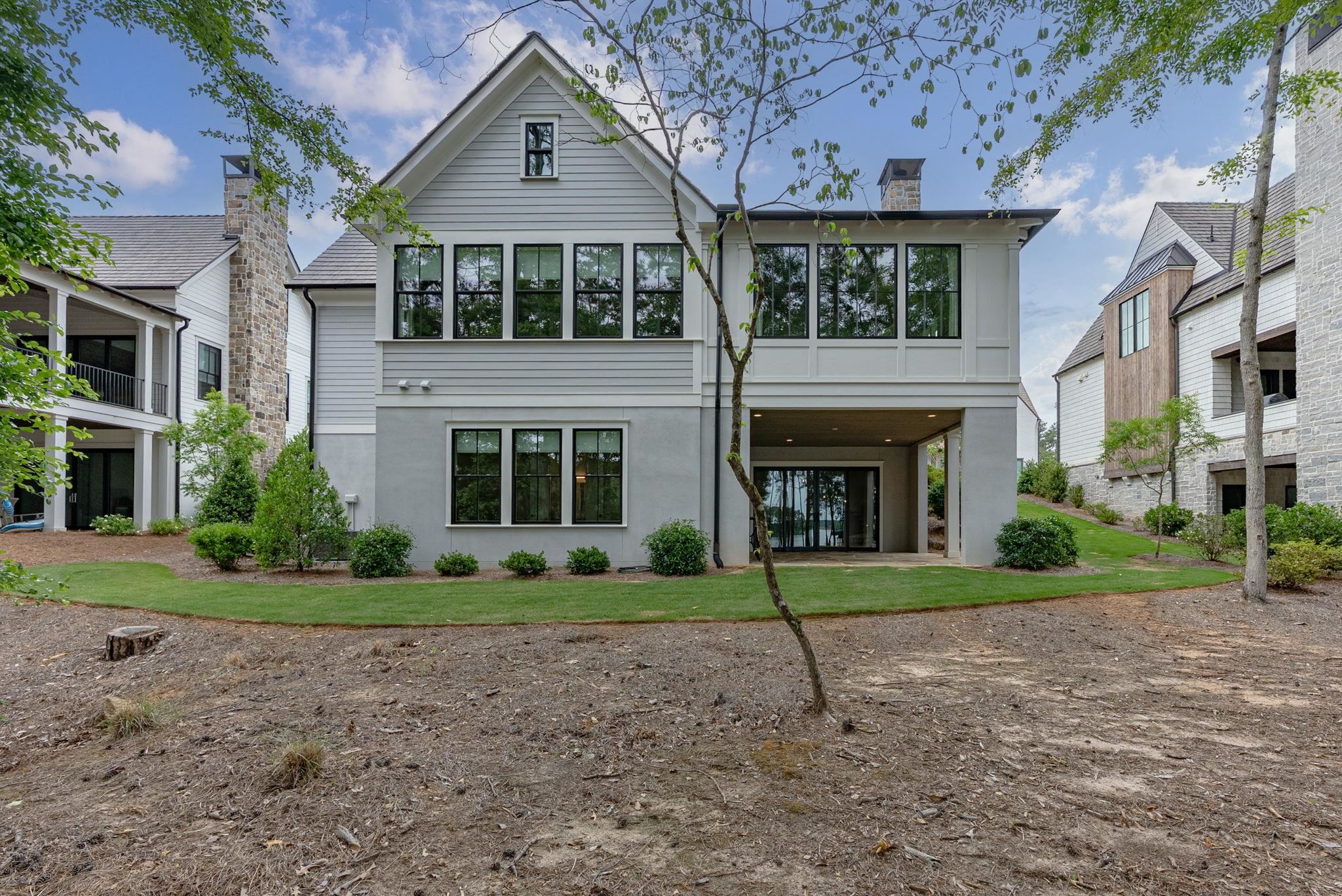 1101 LONGVIEW COMMONS