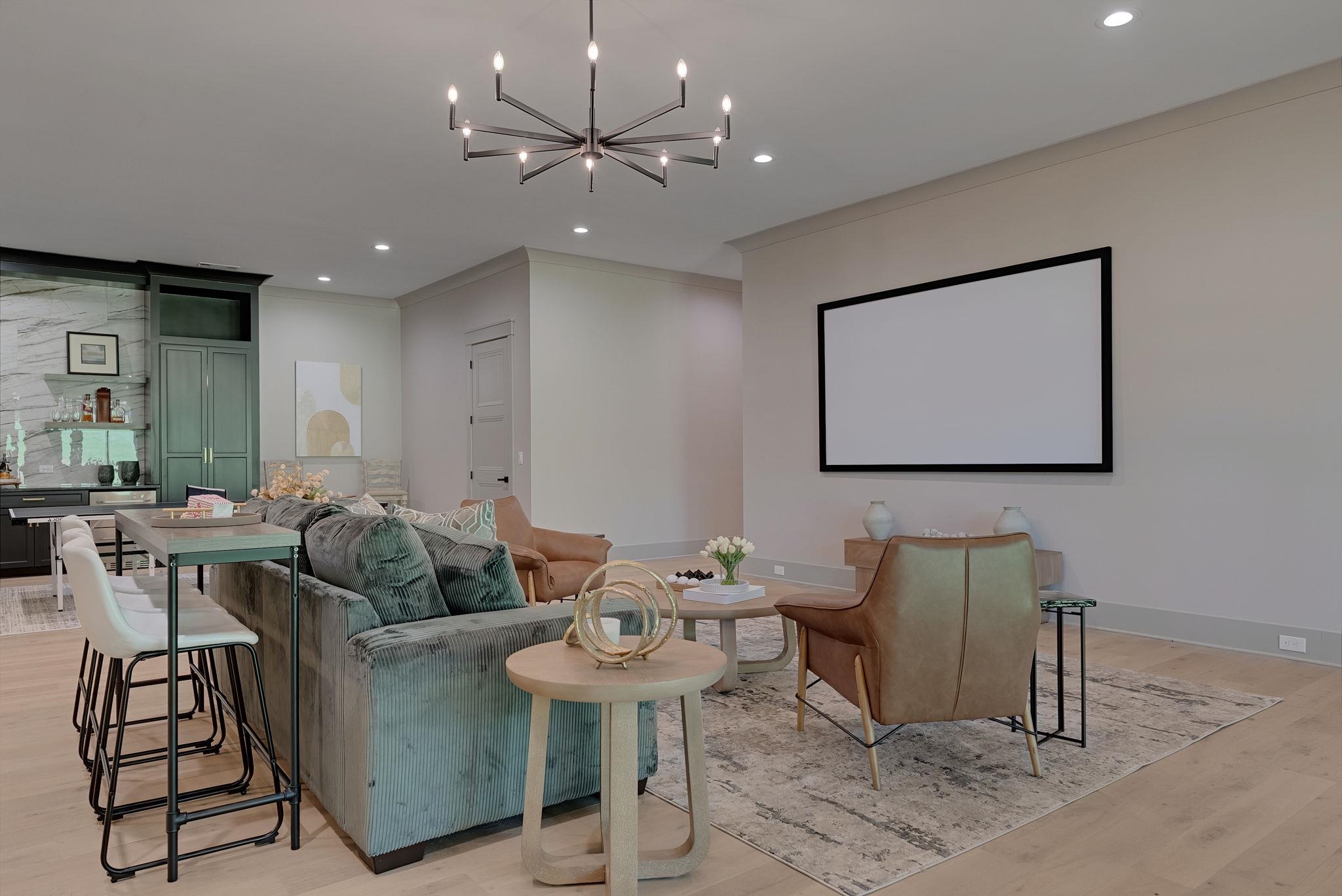 1010 MONFORT COURT