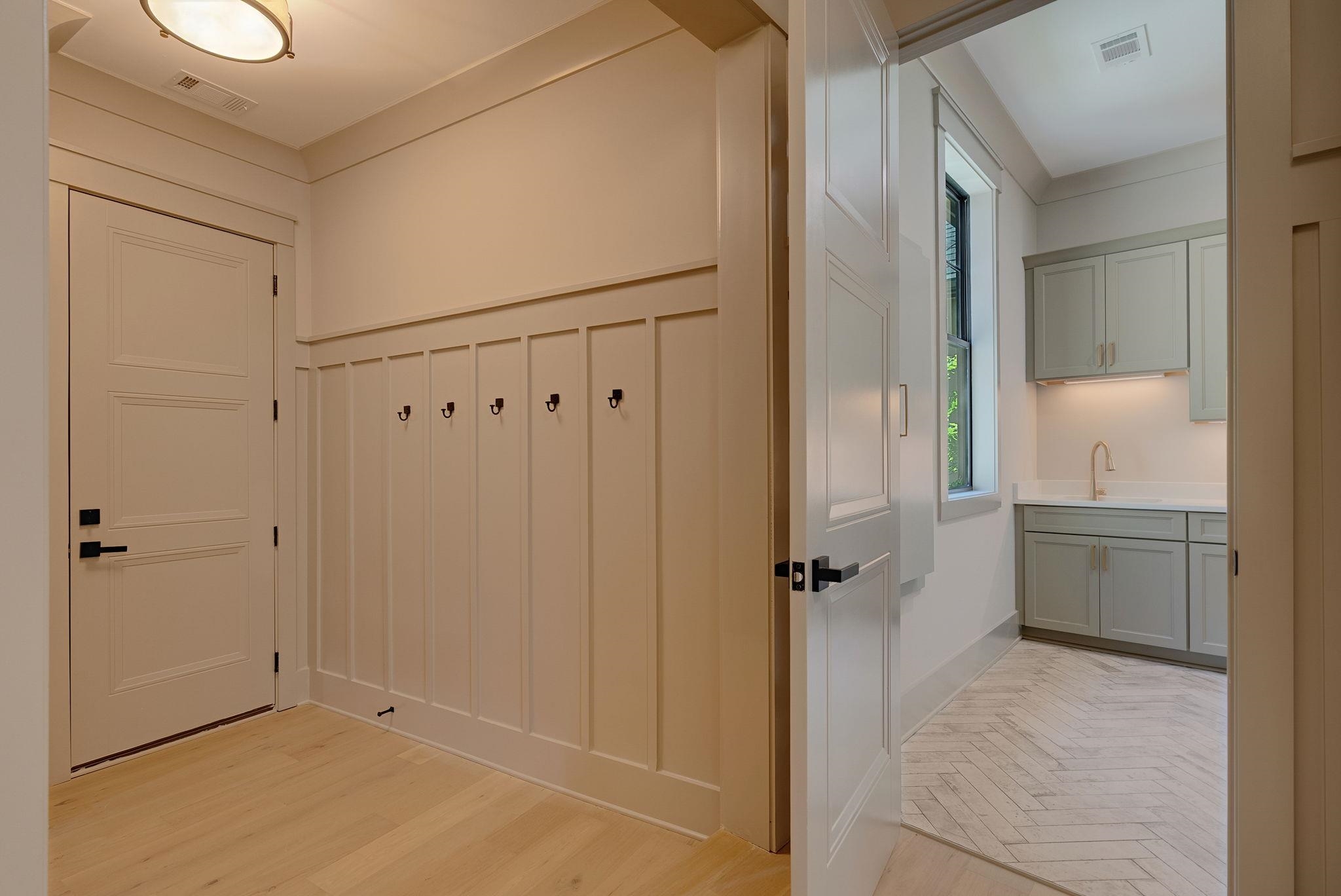 1010 MONFORT COURT