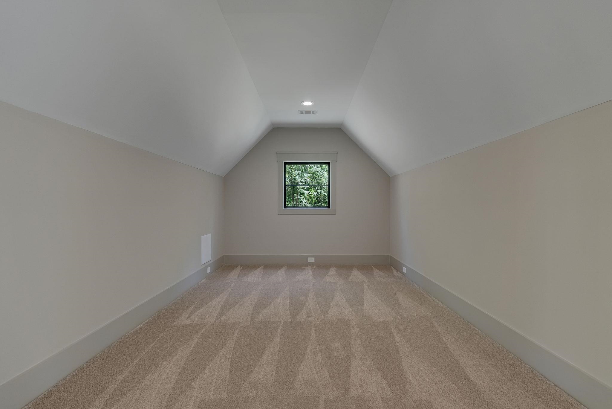 1010 MONFORT COURT