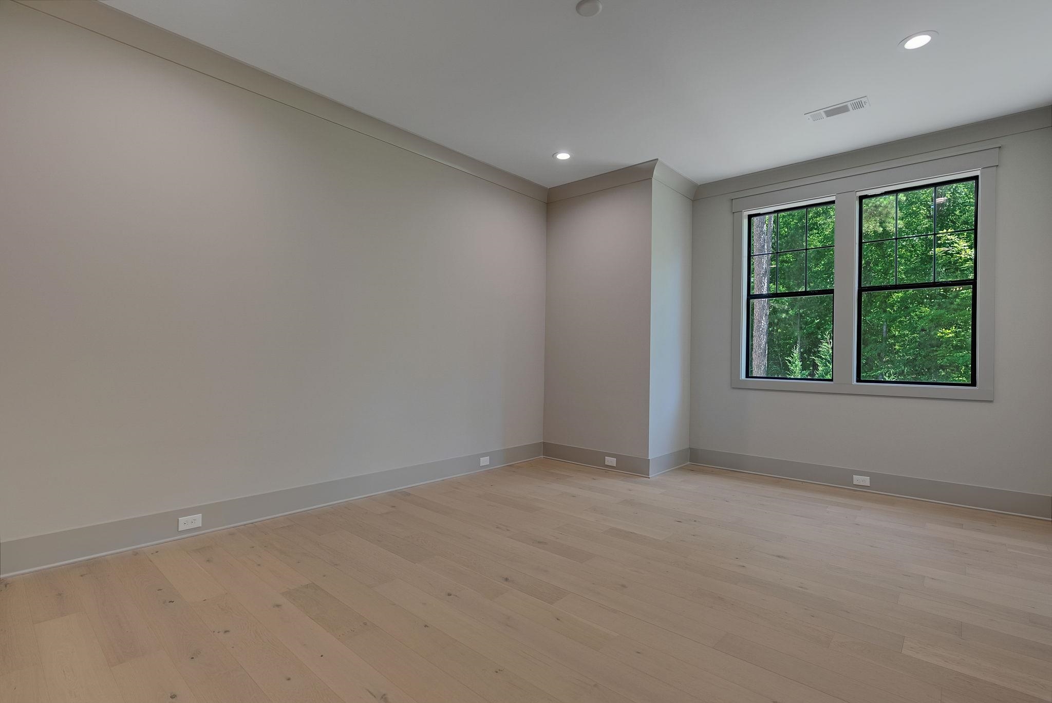1010 MONFORT COURT