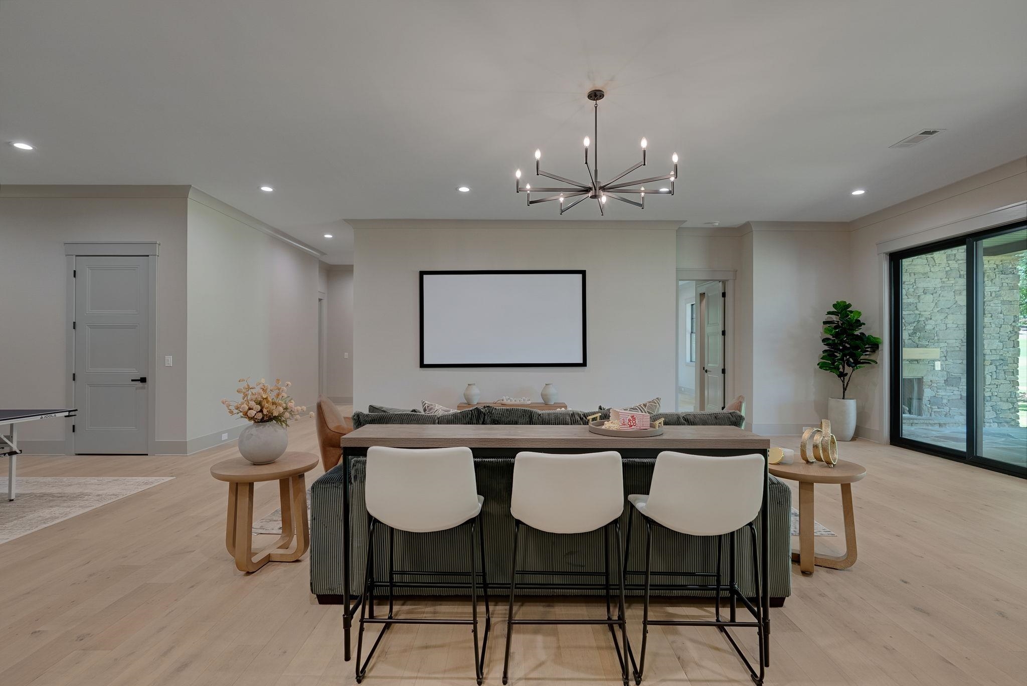 1010 MONFORT COURT