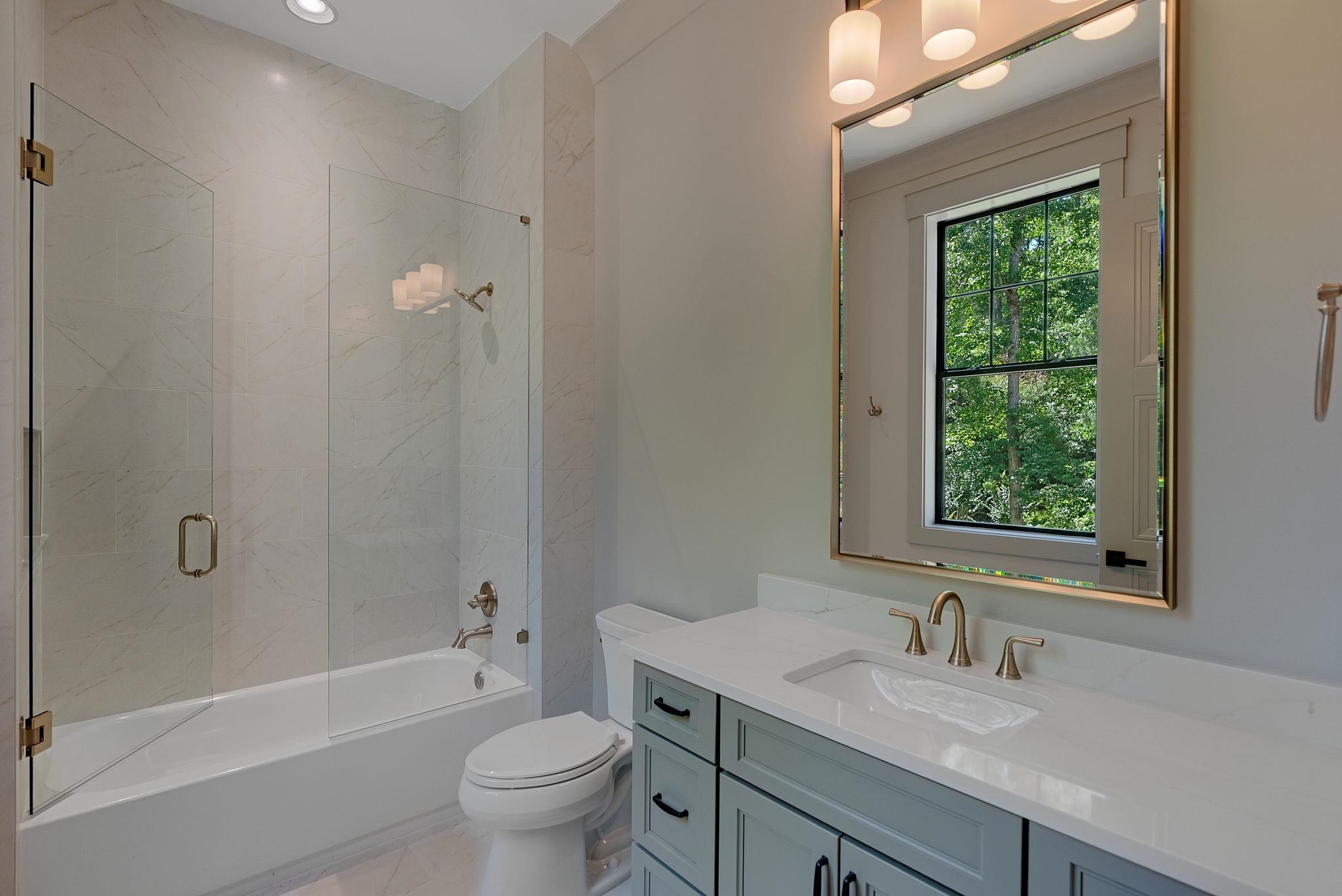 1010 MONFORT COURT