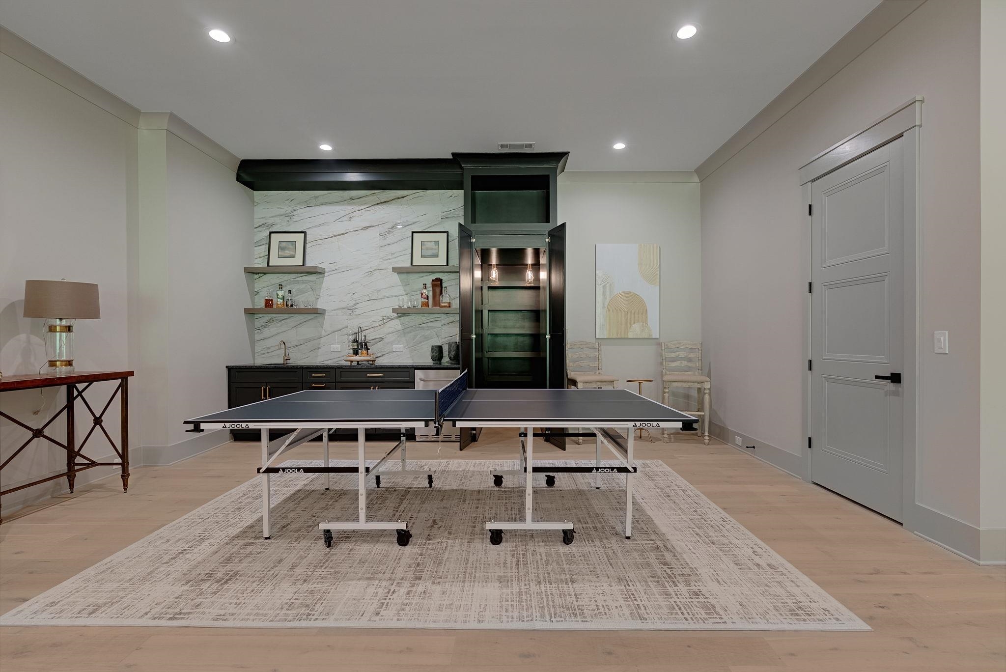1010 MONFORT COURT