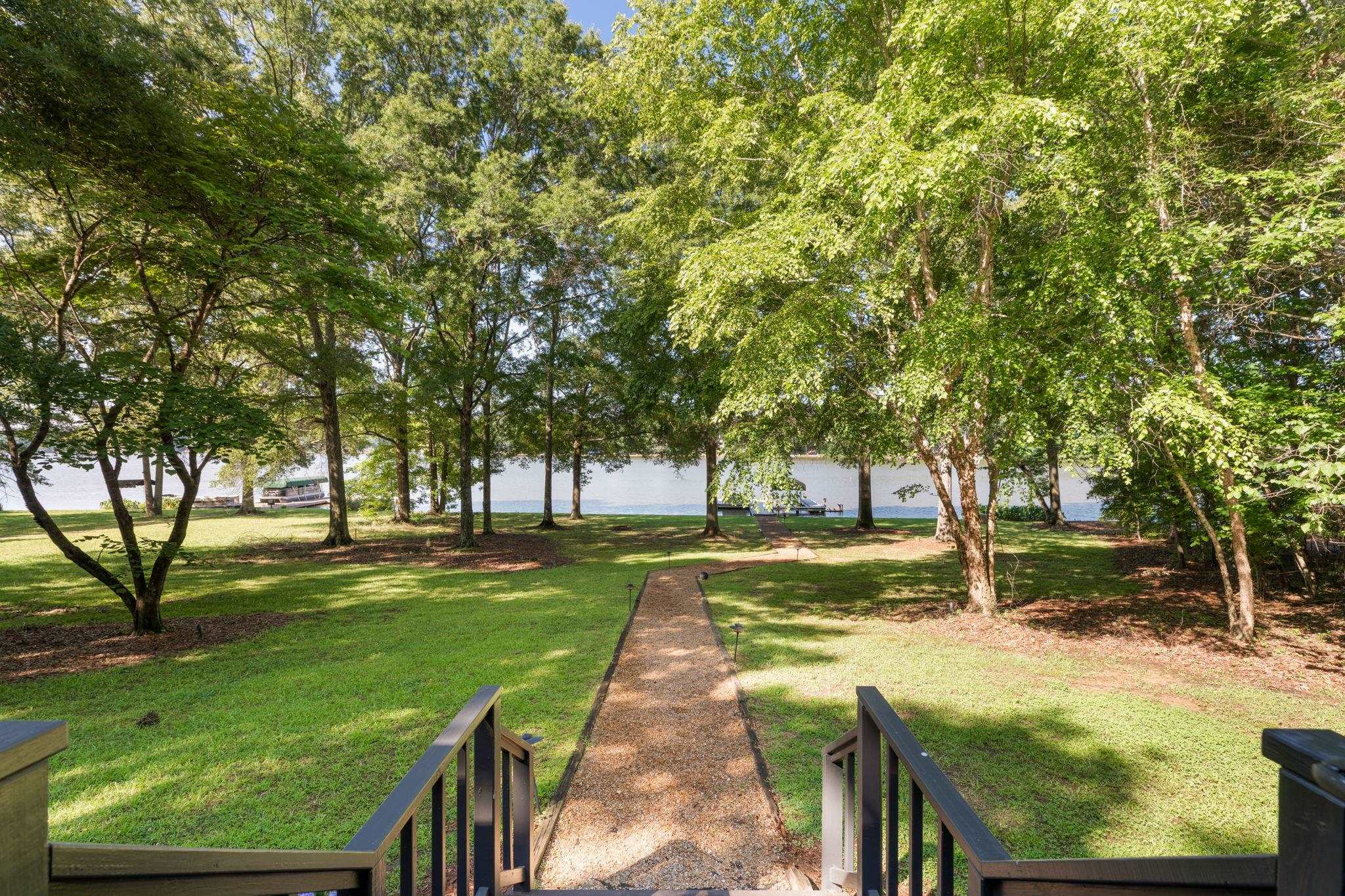 118 LAKE DRIVE