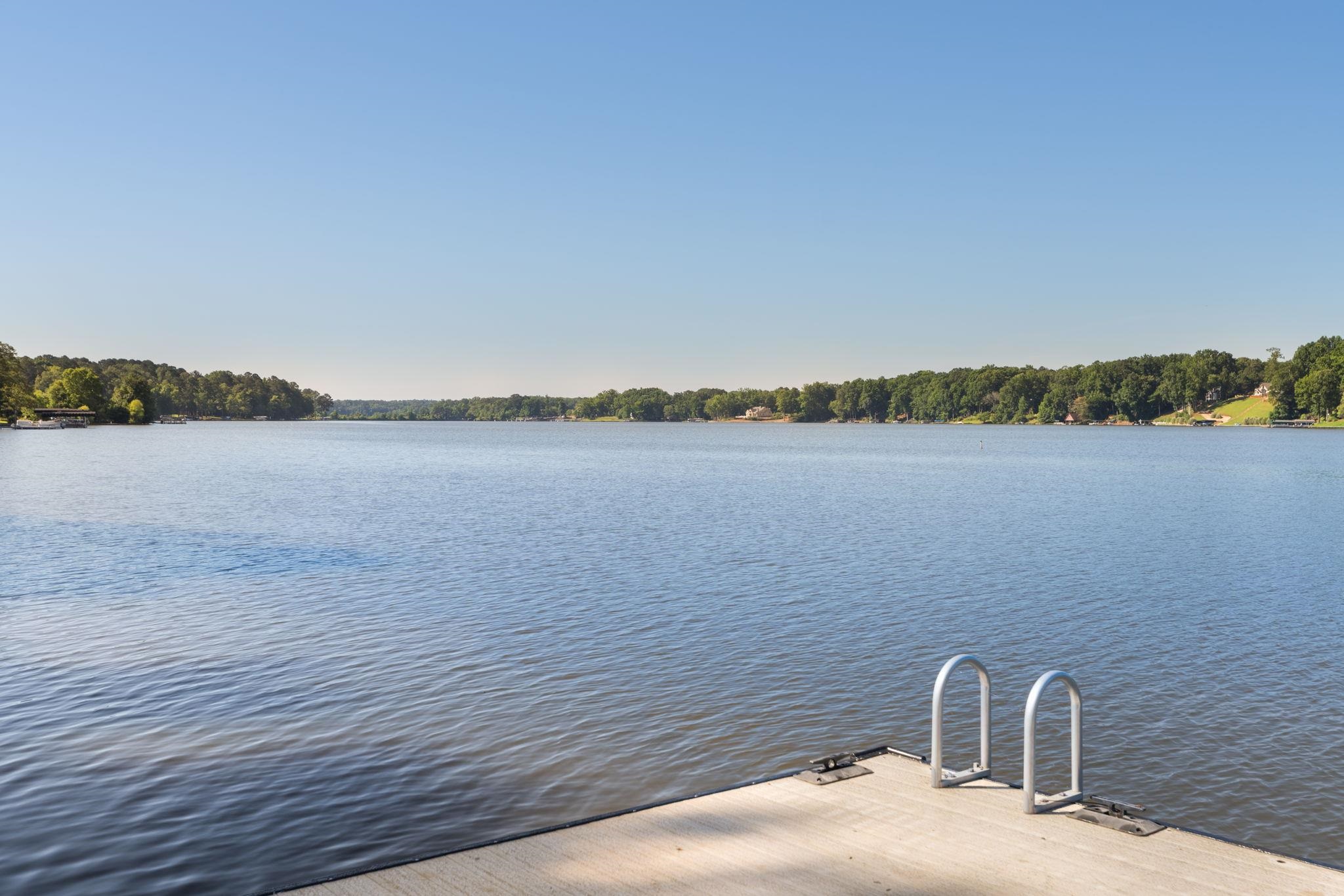 118 LAKE DRIVE
