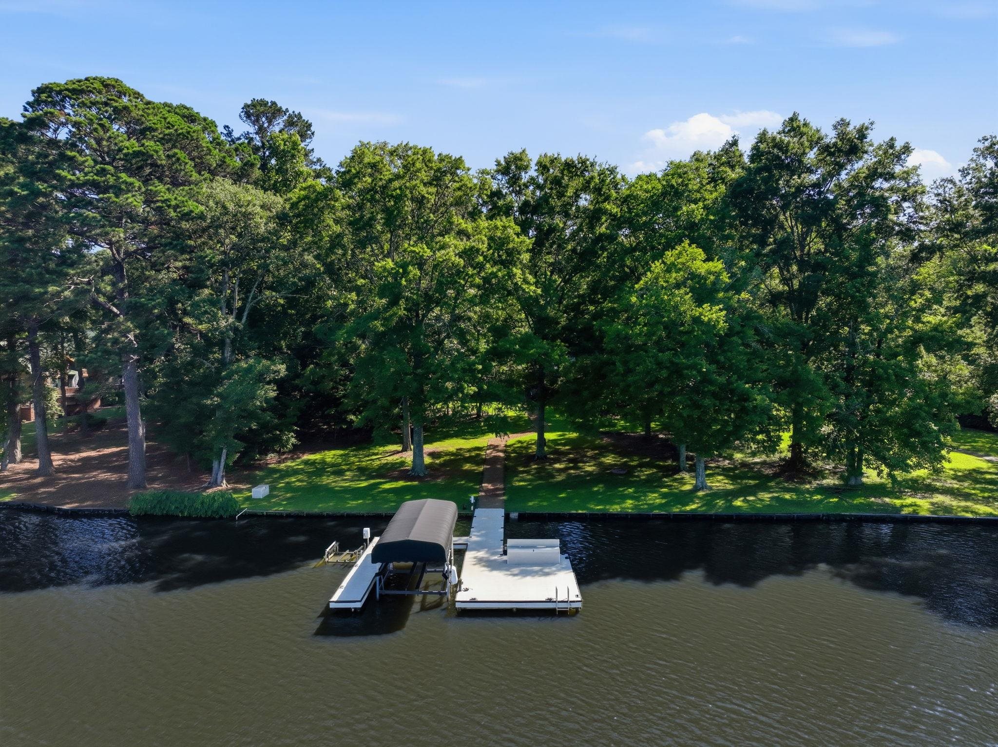 118 LAKE DRIVE