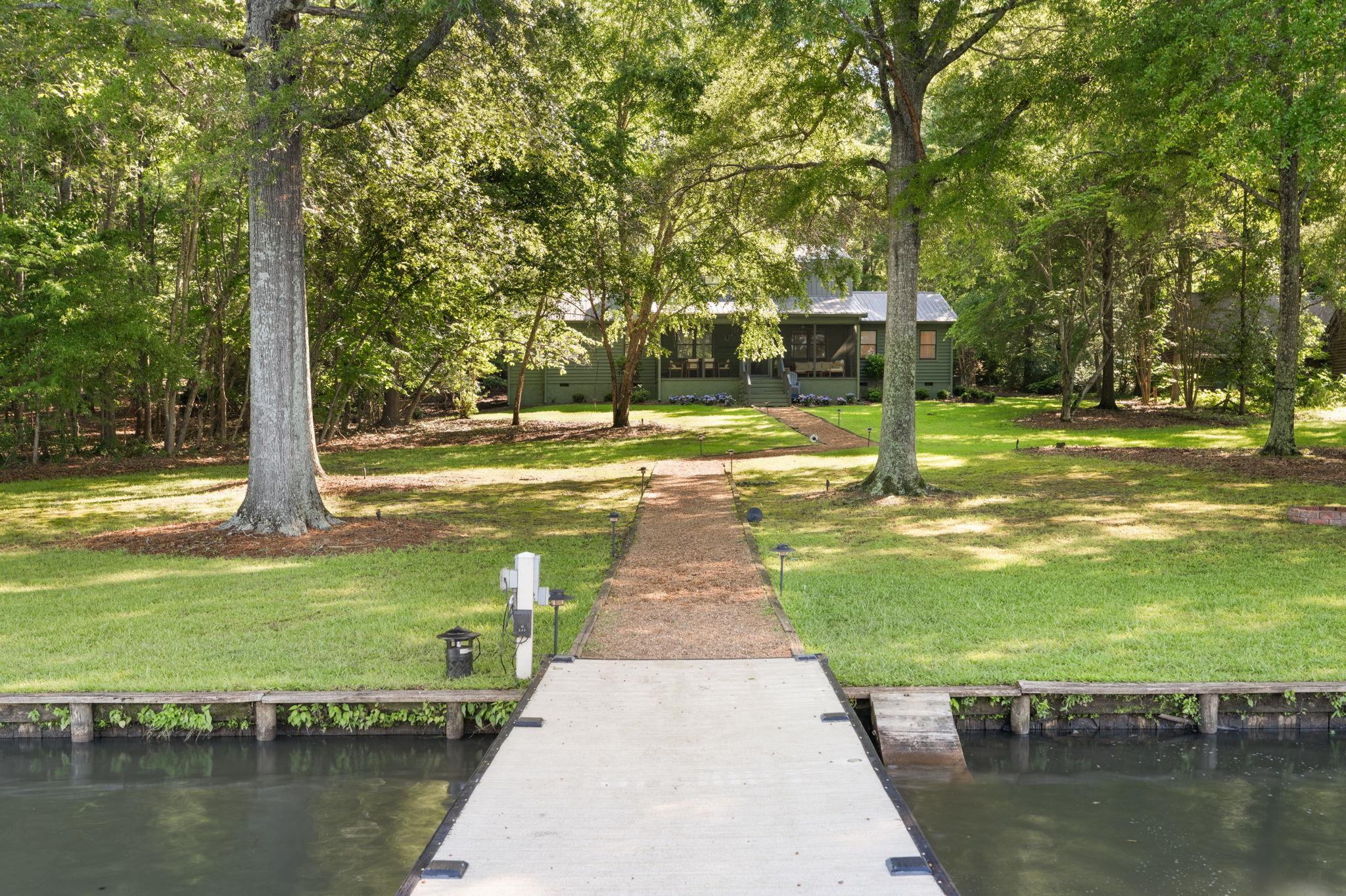 118 LAKE DRIVE