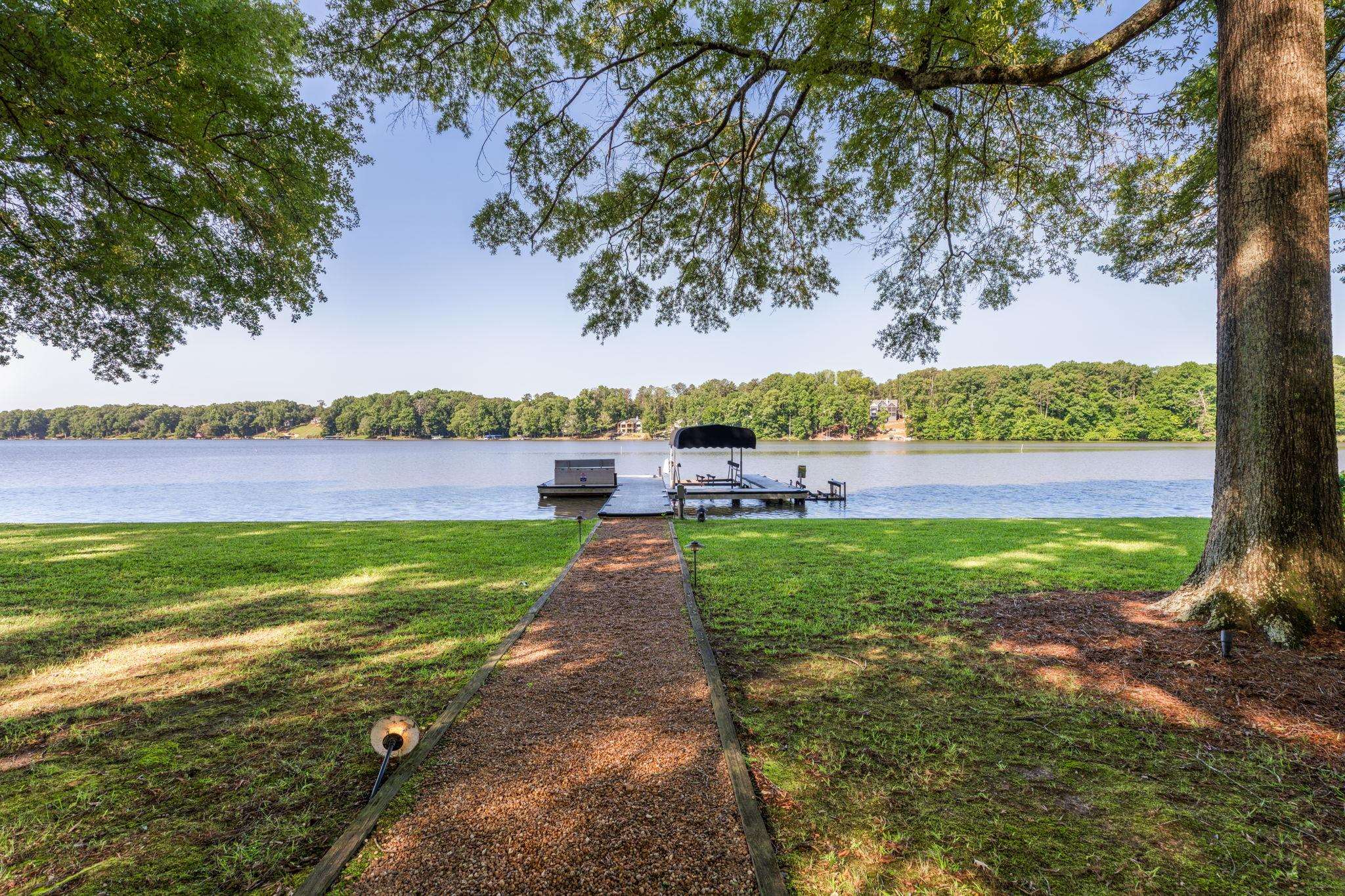 118 LAKE DRIVE