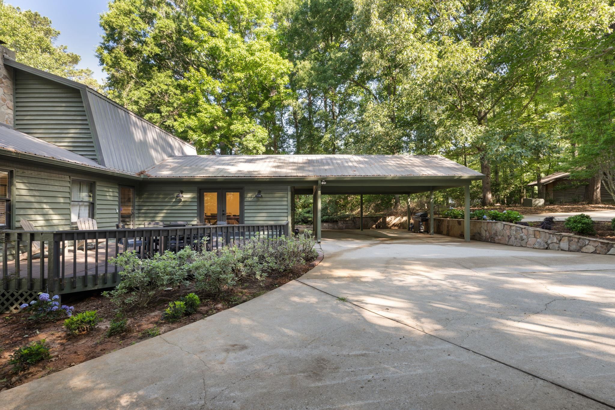 118 LAKE DRIVE