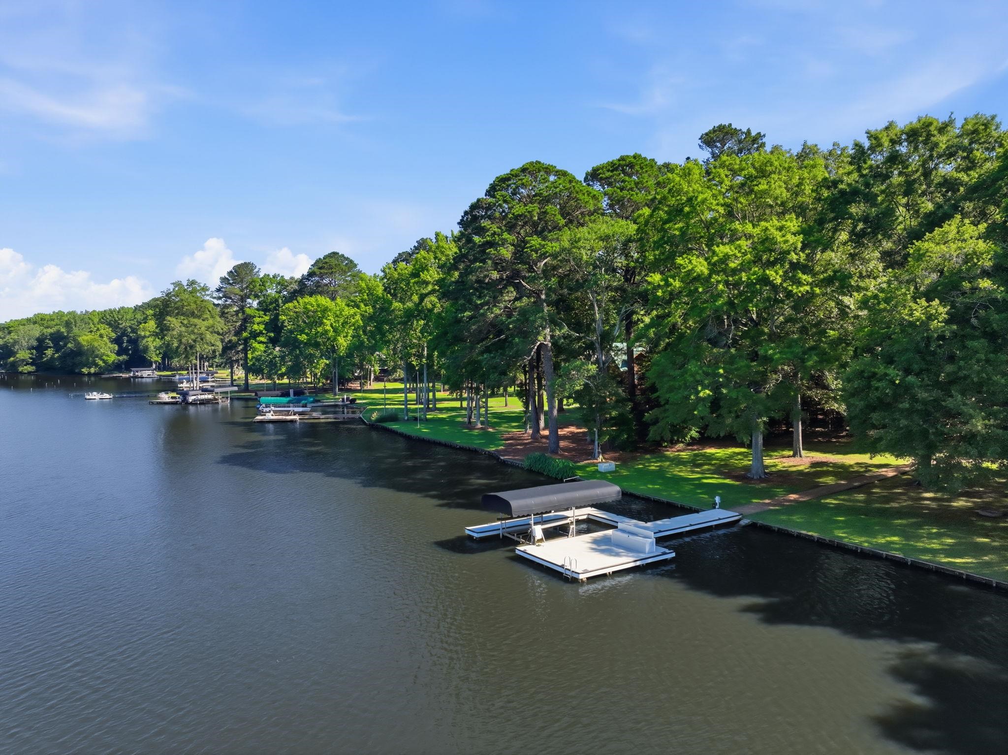 118 LAKE DRIVE