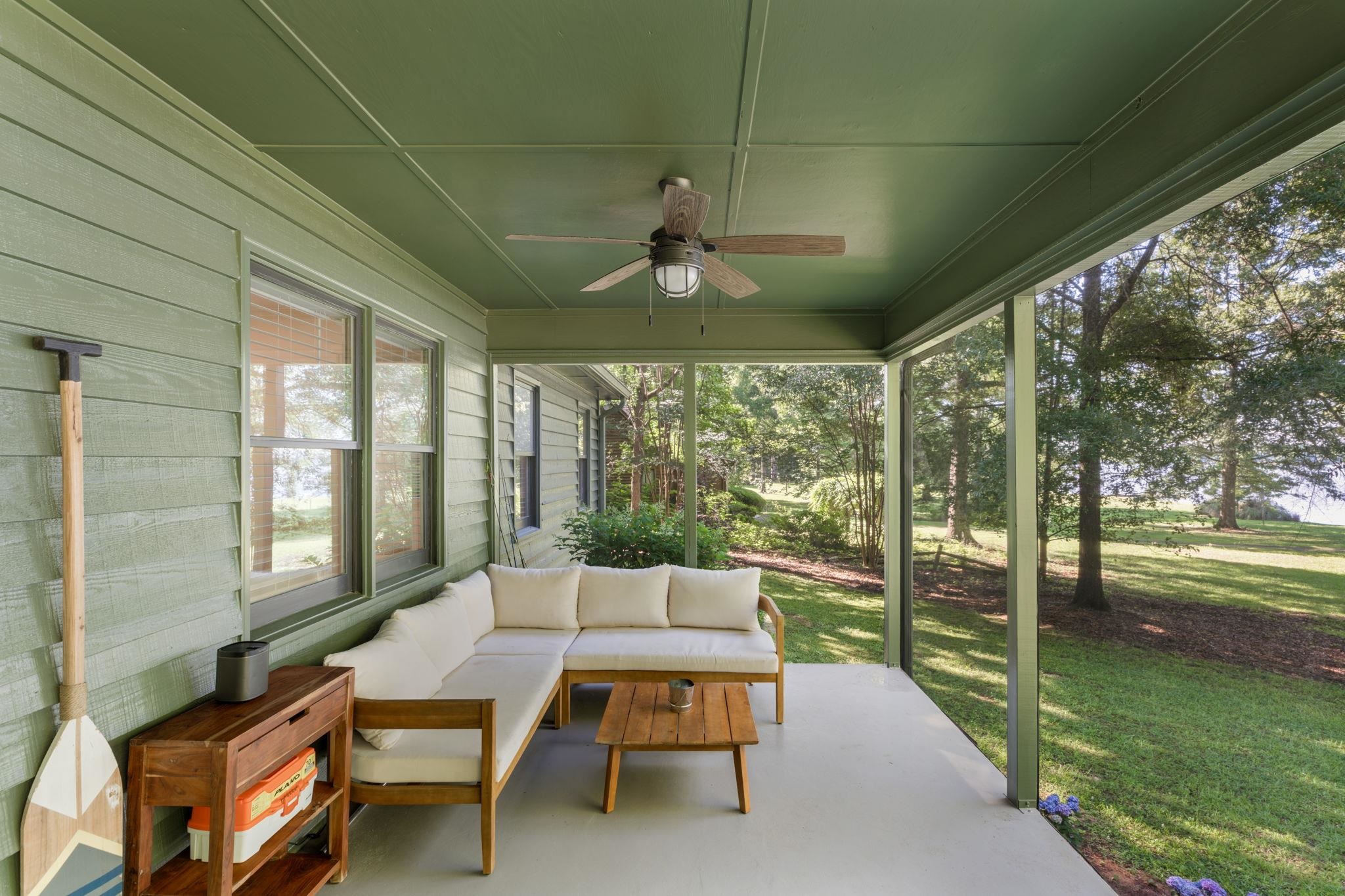 118 LAKE DRIVE