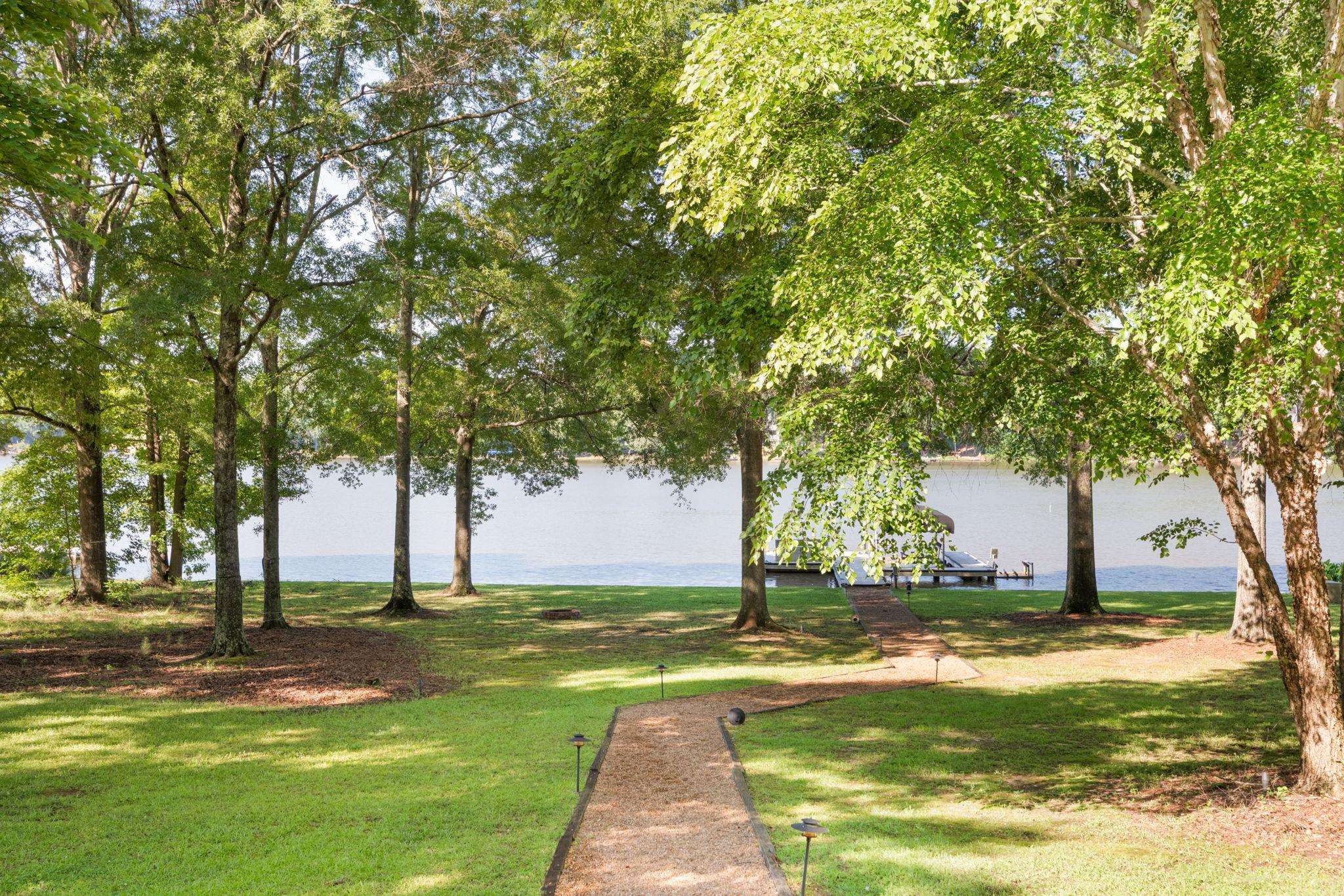 118 LAKE DRIVE
